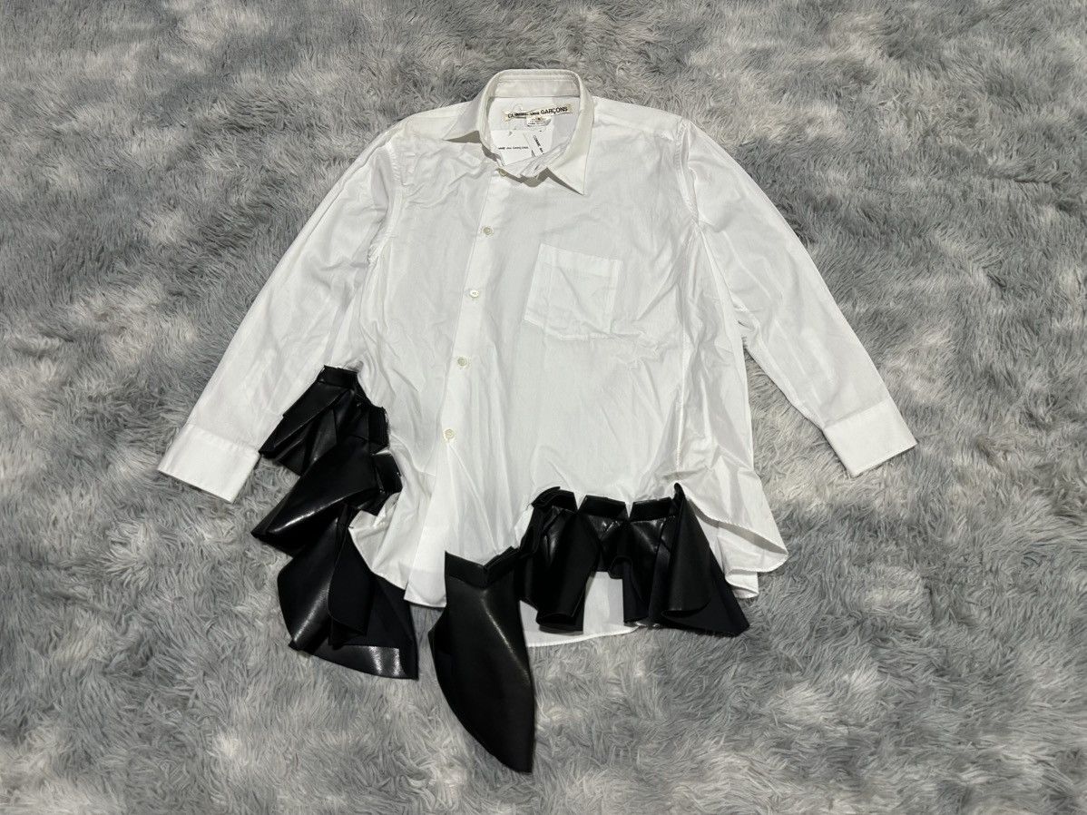 Comme des Garcons 🔥Aw24 Comme Des Garcons Asymmetric Faux Leather Frill Shirt Size US S / EU 44-46 / 1 - 13 Thumbnail