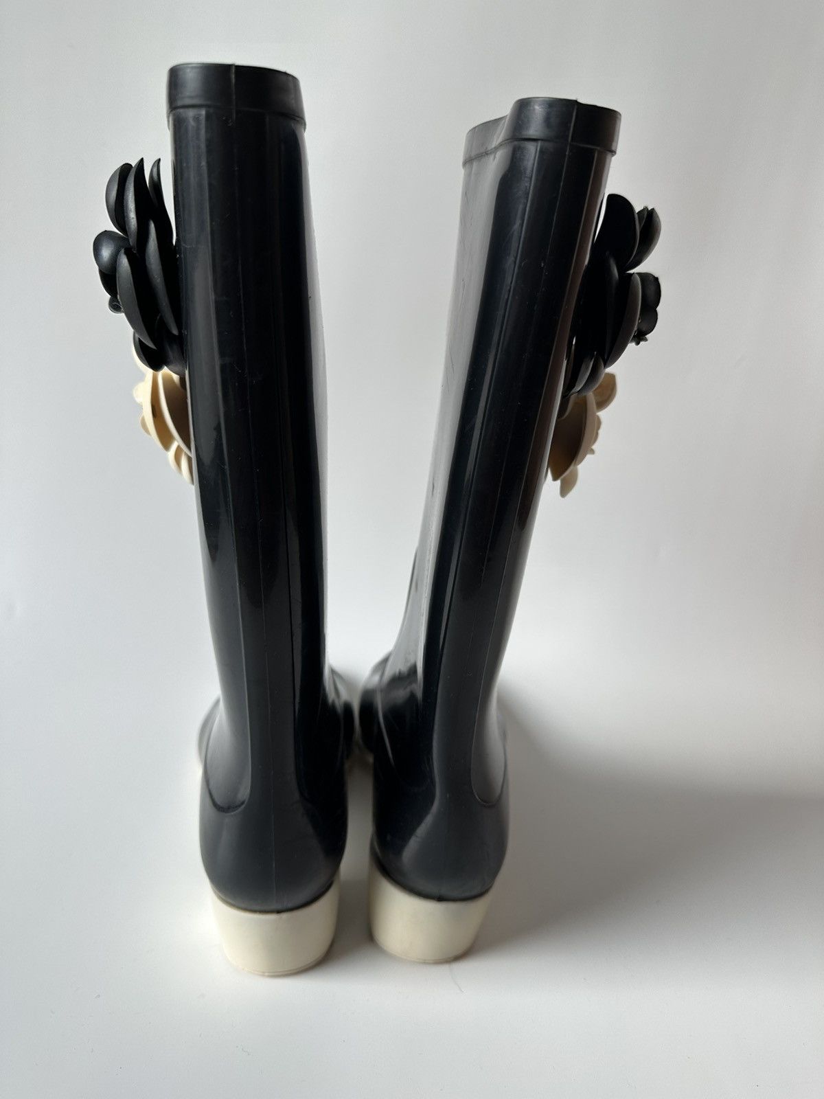 Chanel Chanel Black Rubber Camellia Flower Rain Boots Size US 7 / IT 37 - 3 Thumbnail