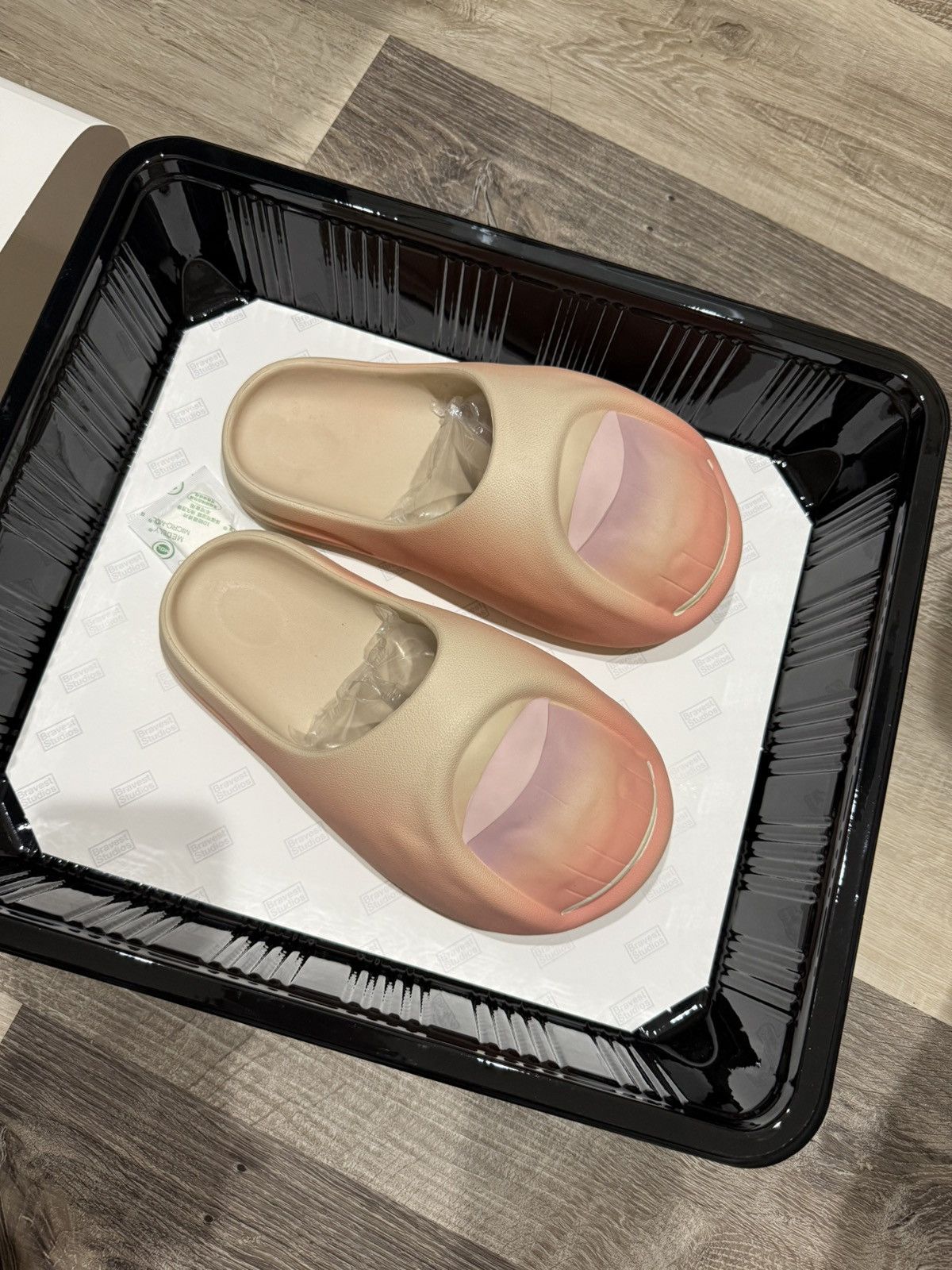Bravest Studios BRAVEST TOES SLIDES Size US 5 / EU 37 - 1 Thumbnail
