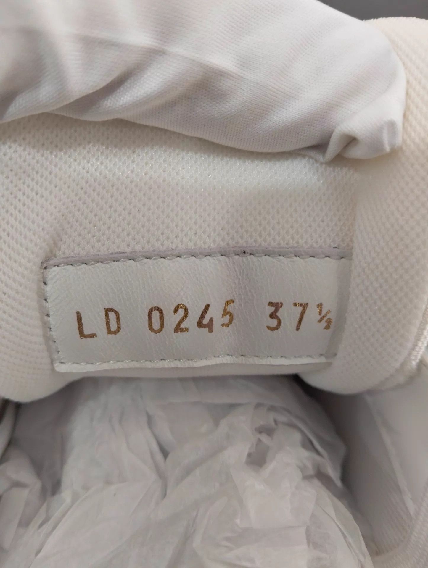 Louis Vuitton Louis Vuitton Trainer White Green 37.5 Size US 7 / IT 37 - 8 Thumbnail