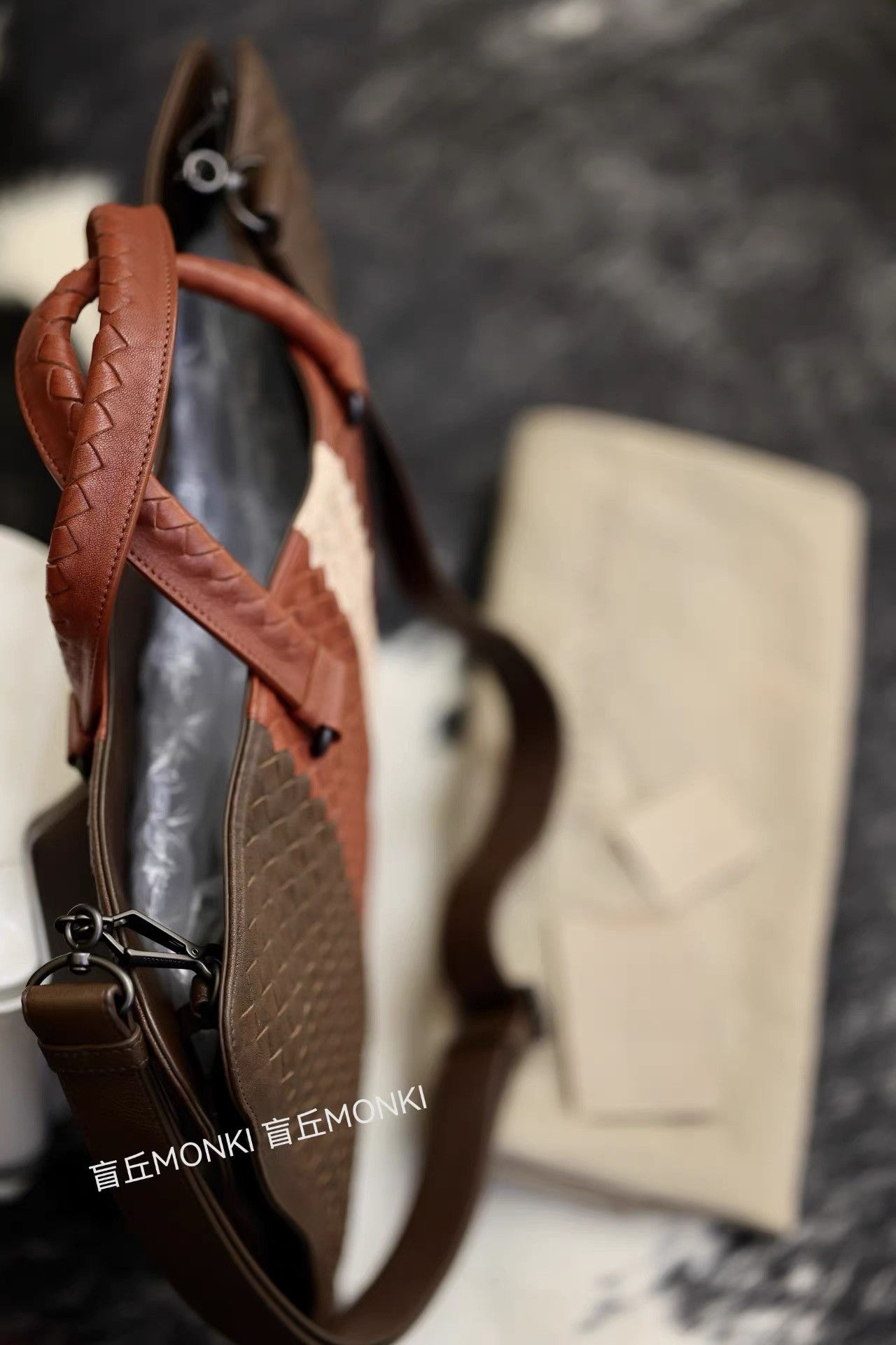 Bottega Veneta Bottega Veneta Intrecciato Calfskin Shoulder Bag K32 Size ONE SIZE - 3 Thumbnail