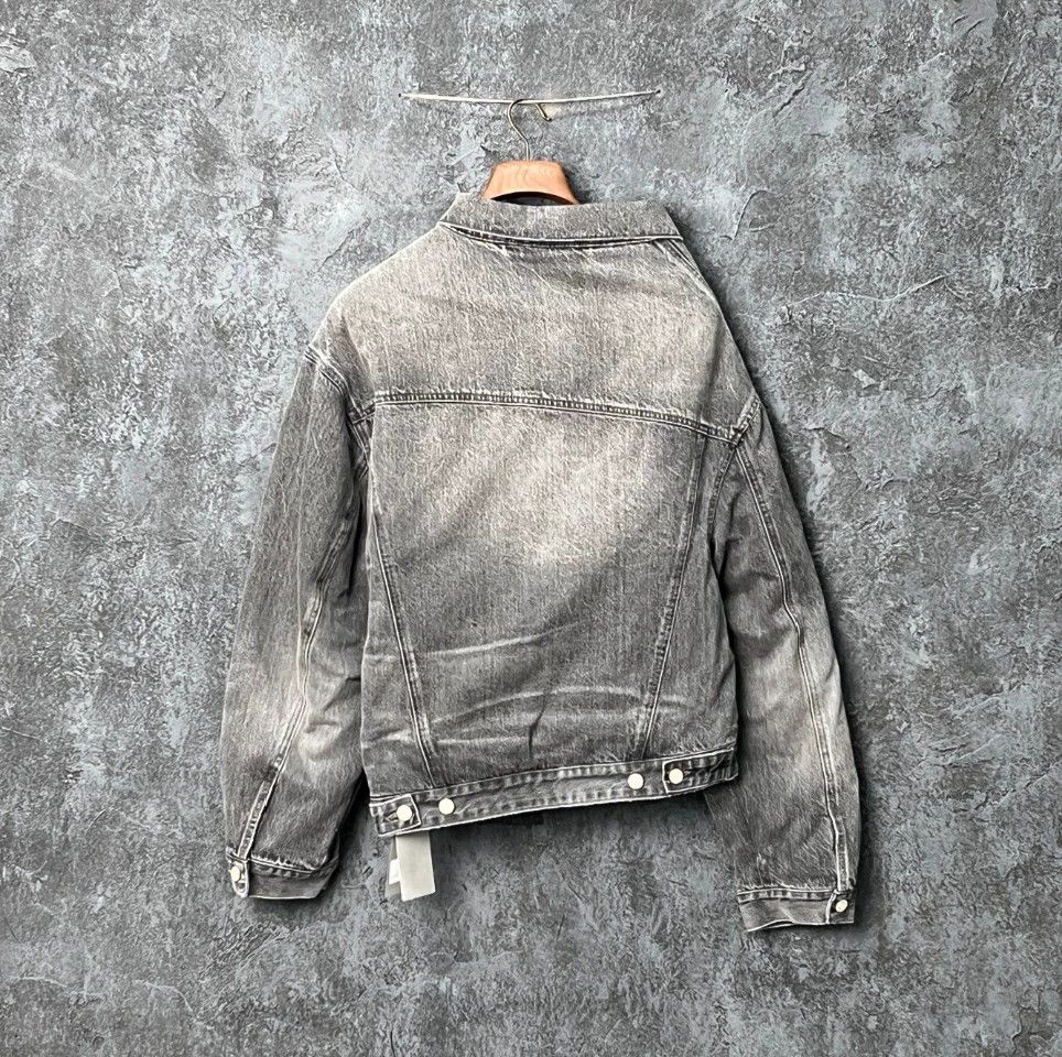 Balenciaga BALENCIAGA / Balenciaga Multi-Button Design Denim Jacket Size S / US 4 / IT 40 - 2 Thumbnail