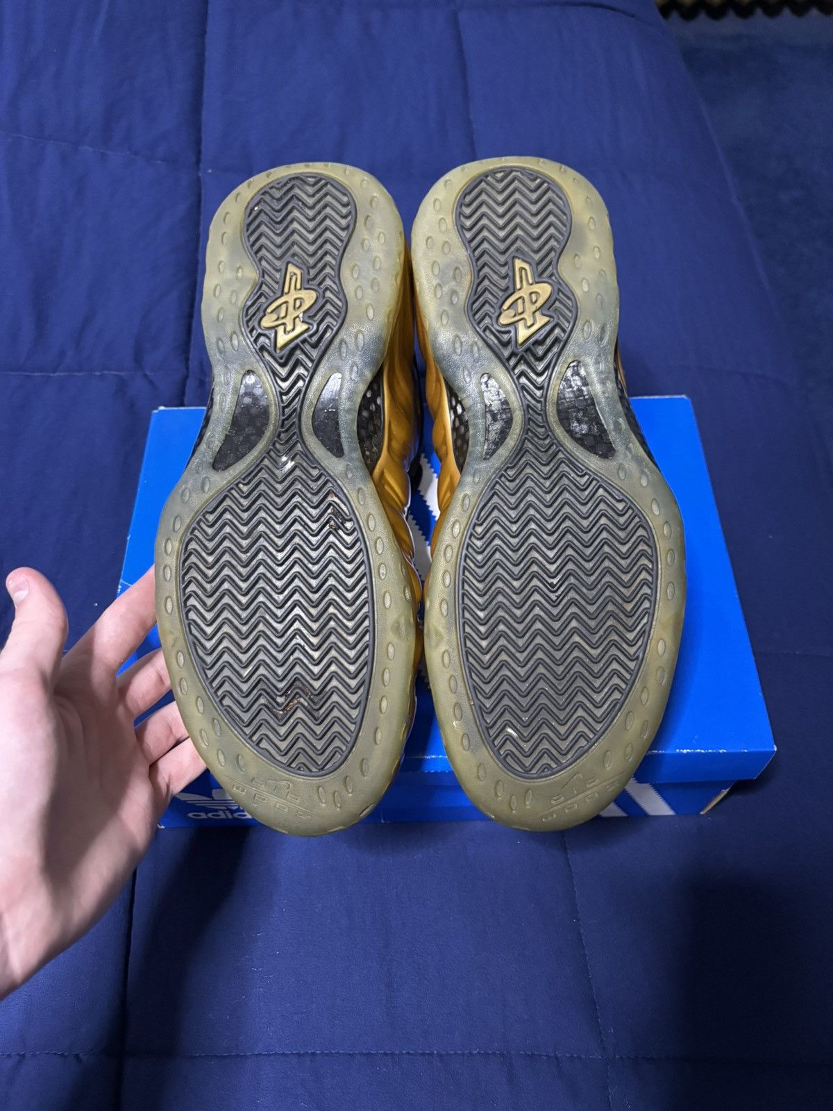 Nike Nike Air Foamposite One Metallic Gold Size 11.5 Size US 11.5 / EU 44-45 - 6 Thumbnail