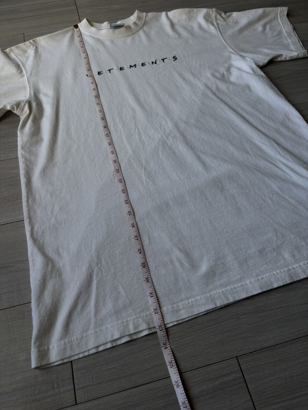 Vetements Vetements Friends Logo Embroidered White T - Shirt Size US XL / EU 56 / 4 - 12 Thumbnail