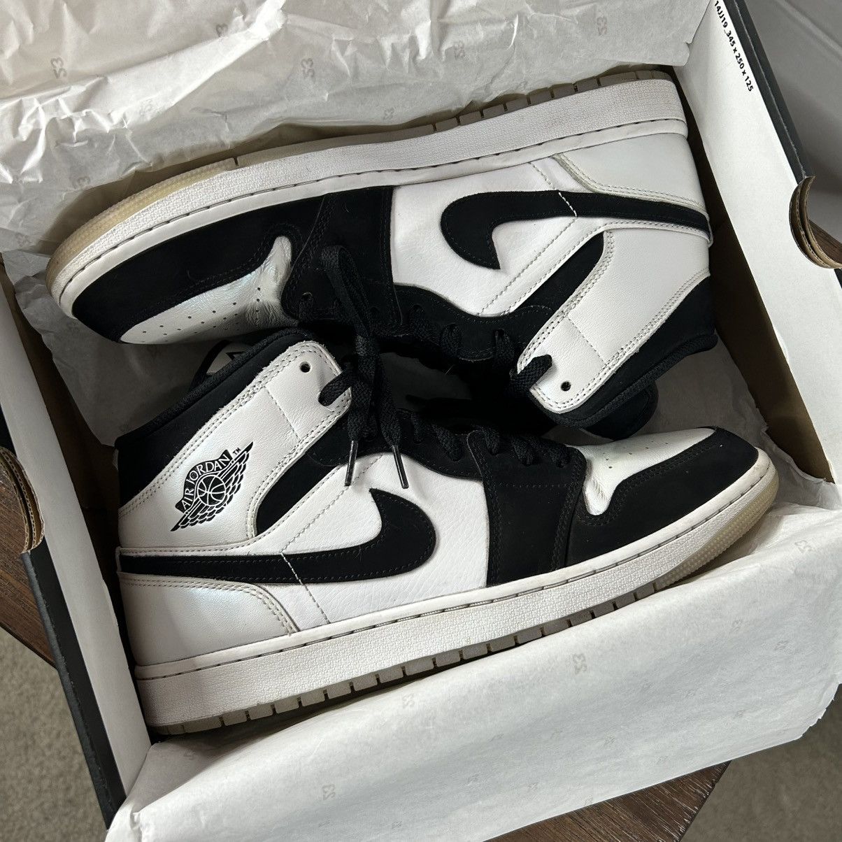 Nike Nike Air Jordan 1 Mid Diamond Shorts Black and White Men 12 Size US 12 / EU 45 - 7 Thumbnail