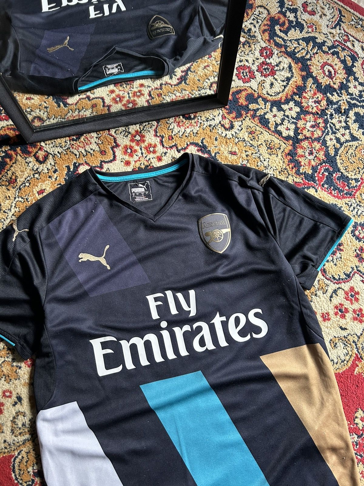 Puma Arsenal Jersey 2015 2016 3rd Third Puma Size US M / EU 48-50 / 2 - 2 Thumbnail