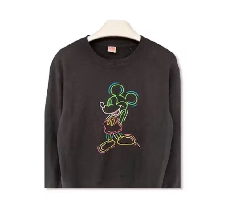 Disney × Mickey Mouse × Uniqlo Disney Mickey Mouse Big Logo Sweatshirt Pullover Size US S / EU 44-46 / 1 - 2 Thumbnail