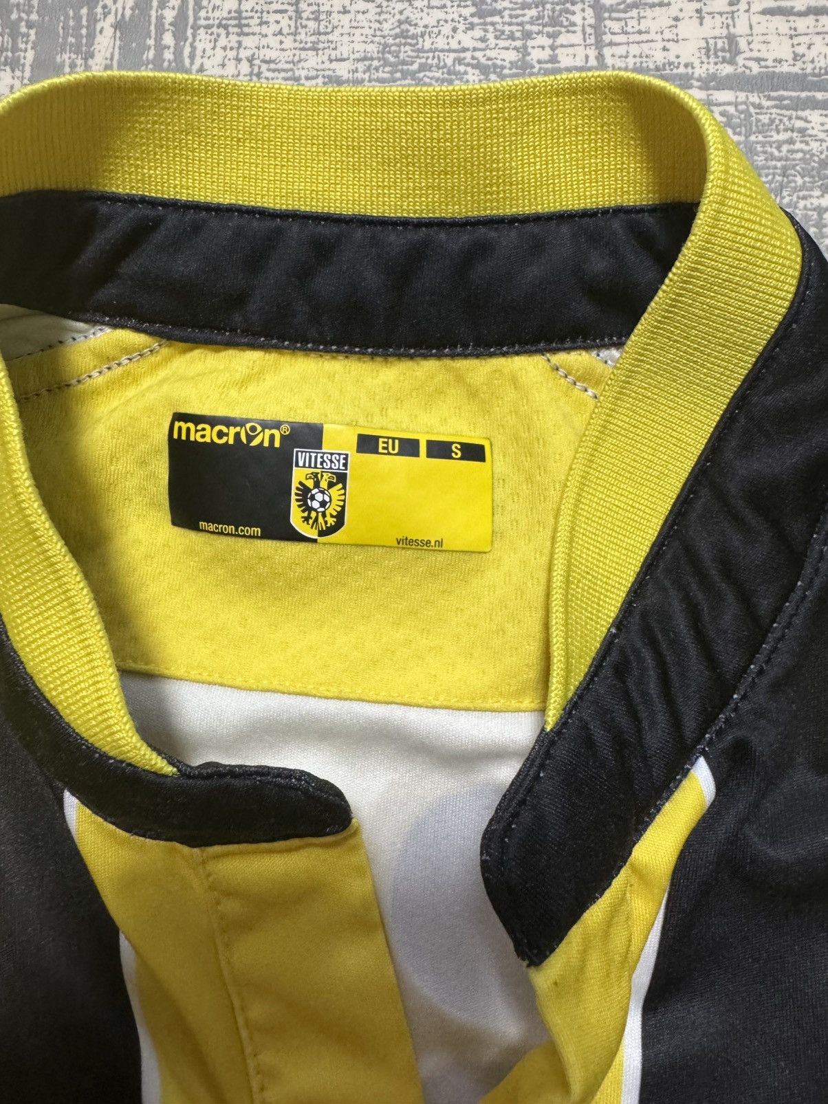 Macron × Vintage Soccer jersey Vitesse Size US S / EU 44-46 / 1 - 3 Thumbnail