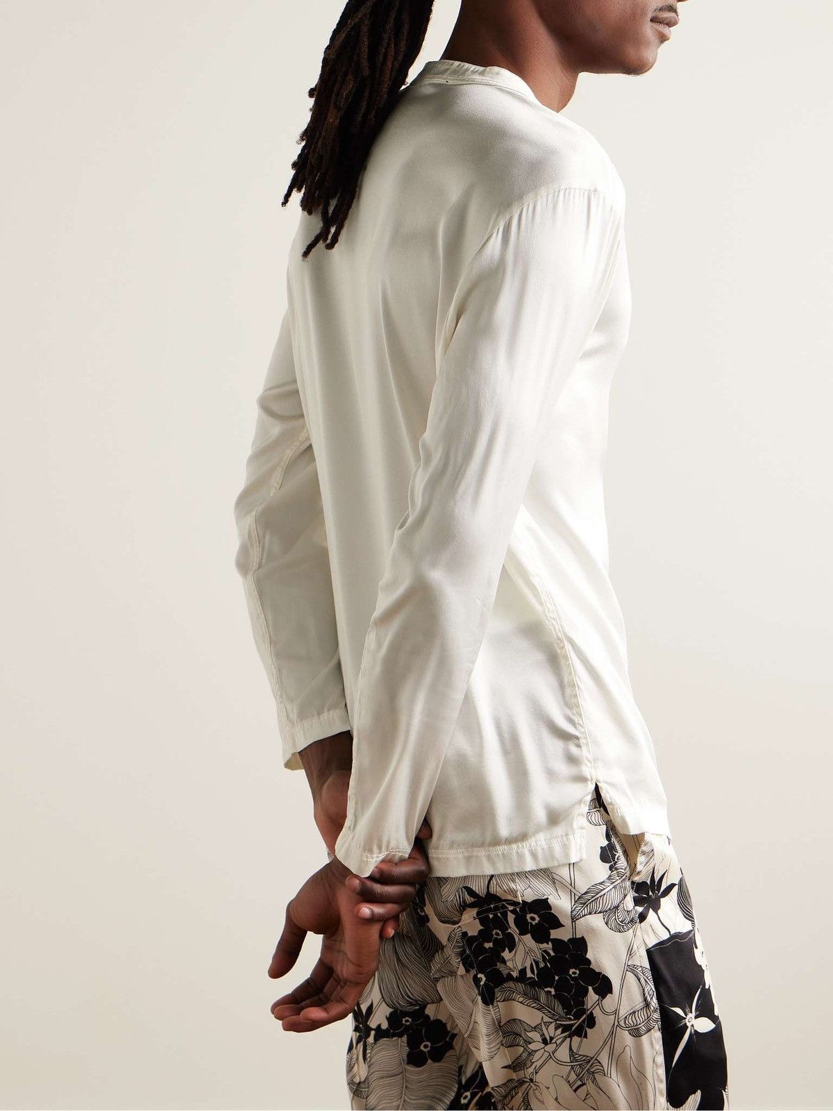 Tom Ford LONG SLEEVED PIJAMA TOP WITH BUTTONS ivory Size US XL / EU 56 / 4 - 4 Thumbnail