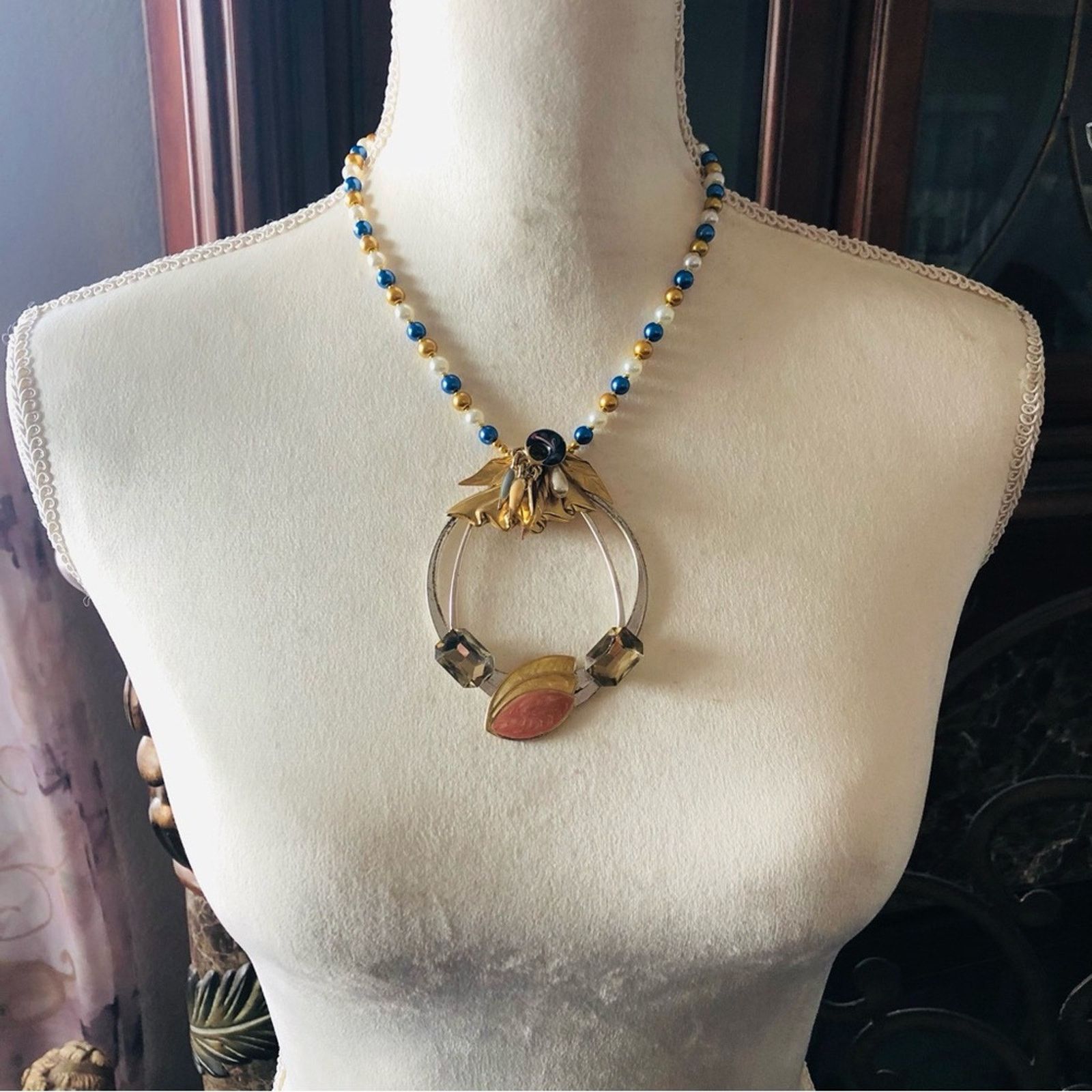 Handmade Handcrafted repurpose large bold pendant Pearl necklace Size ONE SIZE - 5 Thumbnail