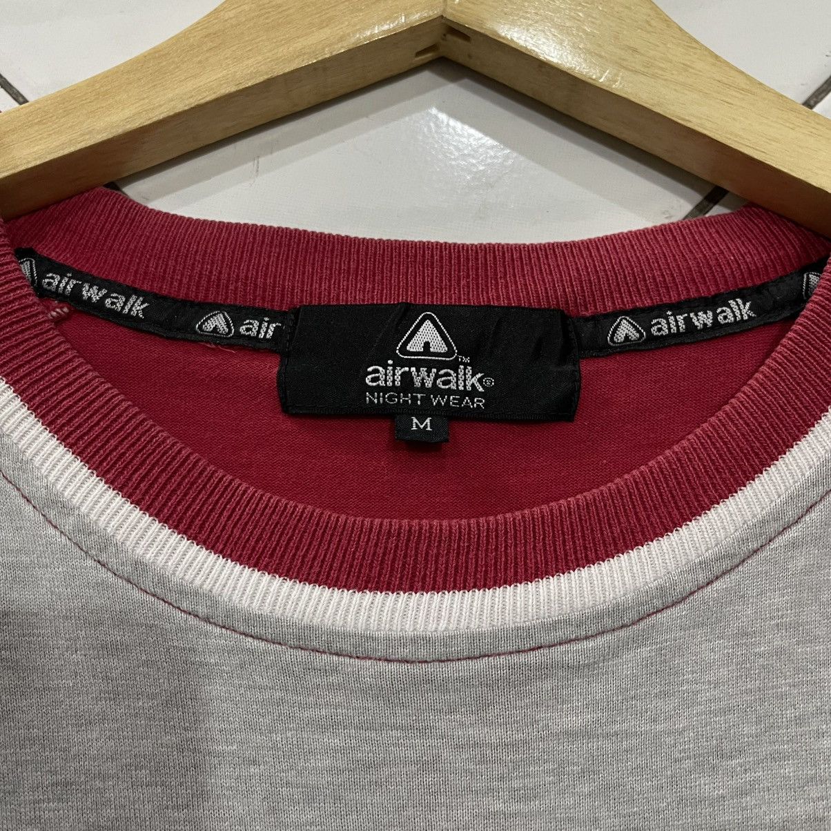 Vintage Thrashed faded Vintage airwalk logo tee Size US M / EU 48-50 / 2 - 4 Thumbnail