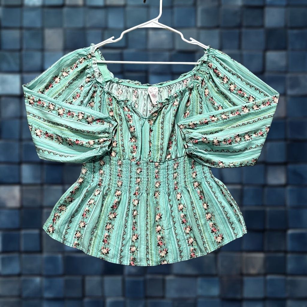 Vintage No Boundaries Junior L Teal Floral Striped Smocked Blouse Rayon Size L / US 10 / IT 46 - 1 Thumbnail