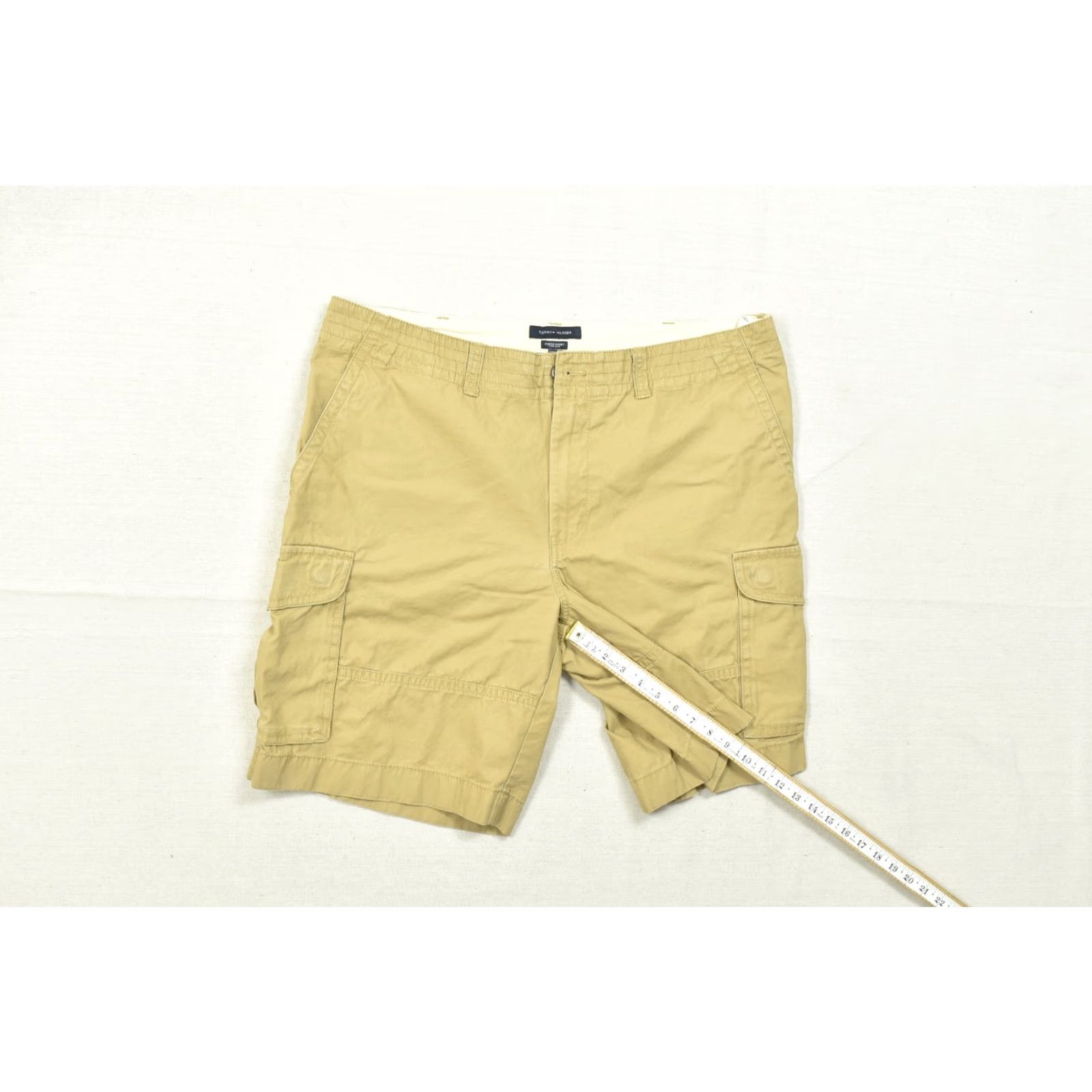 Tommy Hilfiger Tommy Hilfiger Cargo Shorts Men Size 40 Tan Beige Cotton Canvas Flat Front Pockets Casual Summer 90s Vintage Not N/A Size US 40 / EU 56 - 5 Thumbnail