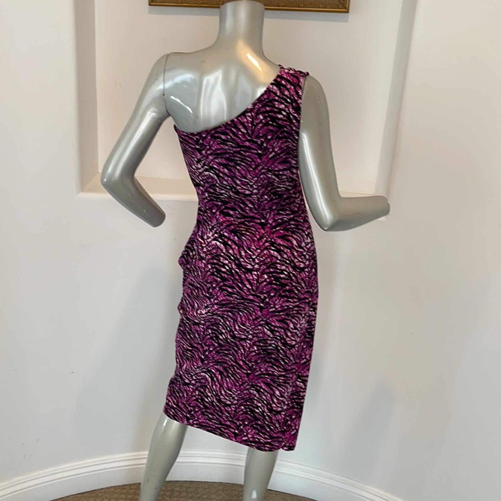 Chiara Boni Chiara Boni One Shoulder Purple Zebra Bodycon Dress 8 Size M / US 6-8 / IT 42-44 - 4 Thumbnail