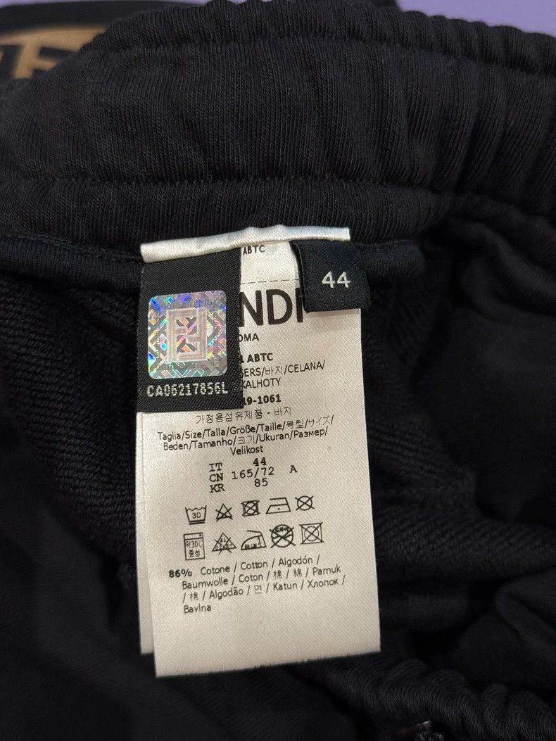 Fendi Fendi Logo Short Pants in Size 44 Size US 44 / EU 60 - 4 Thumbnail