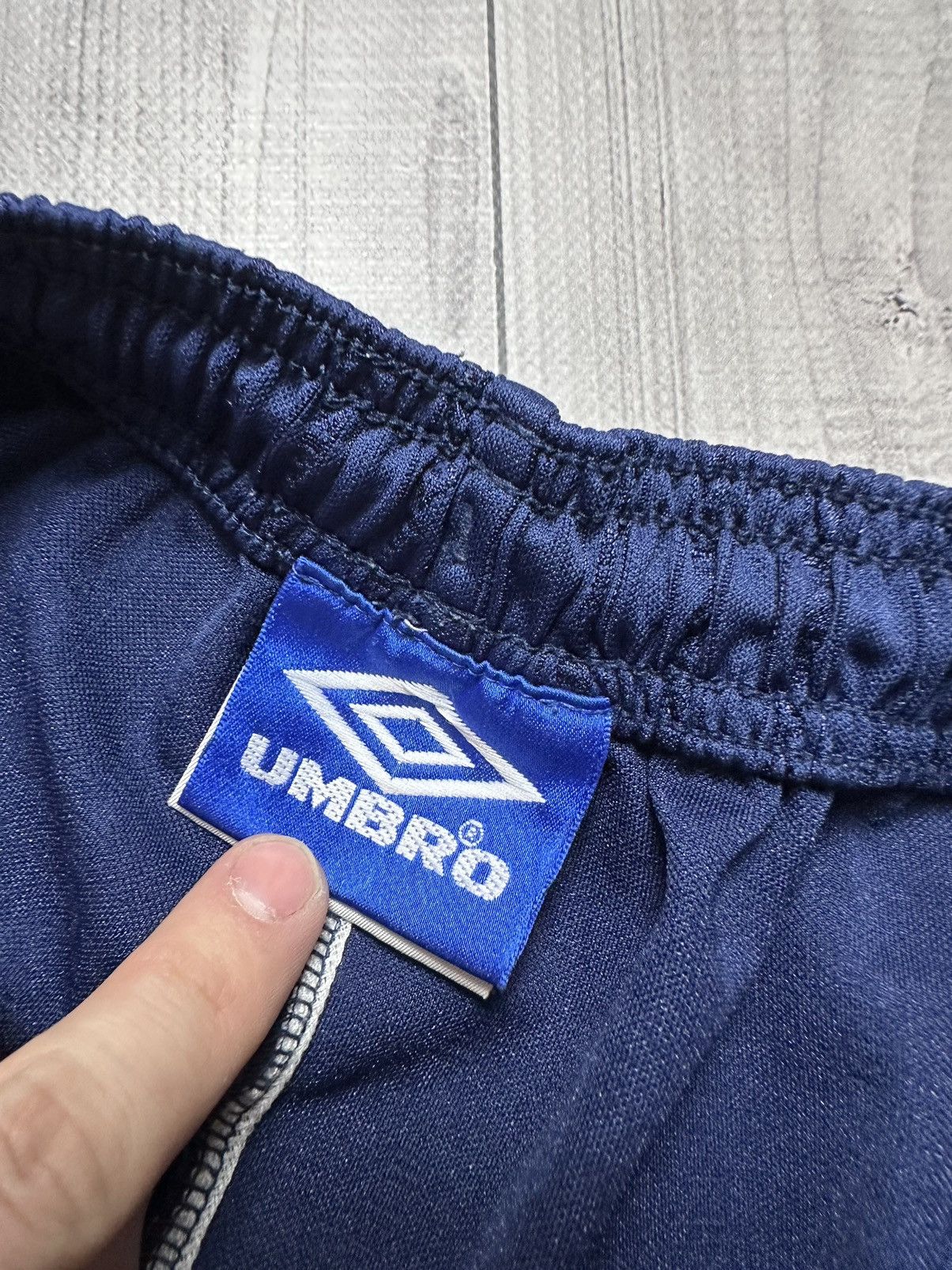 Umbro × Vintage Vintage Umbro monogram soccer shorts size XL Size US 36 / EU 52 - 3 Thumbnail