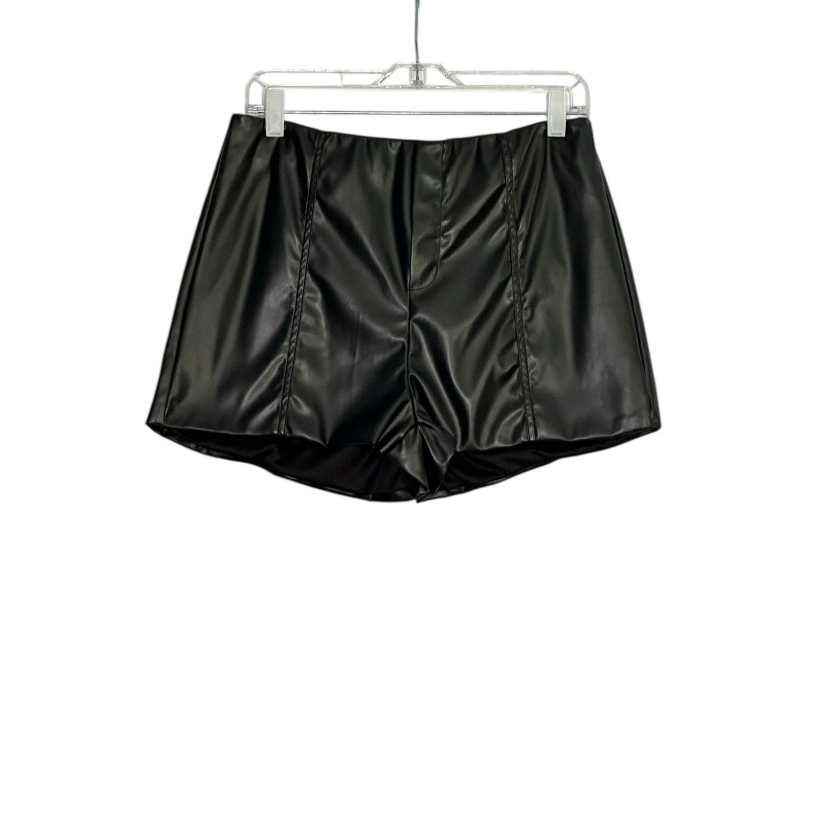 Shein Shein black faux leather shorts size Large Size 30" / US 8 / IT 44 - 7 Thumbnail