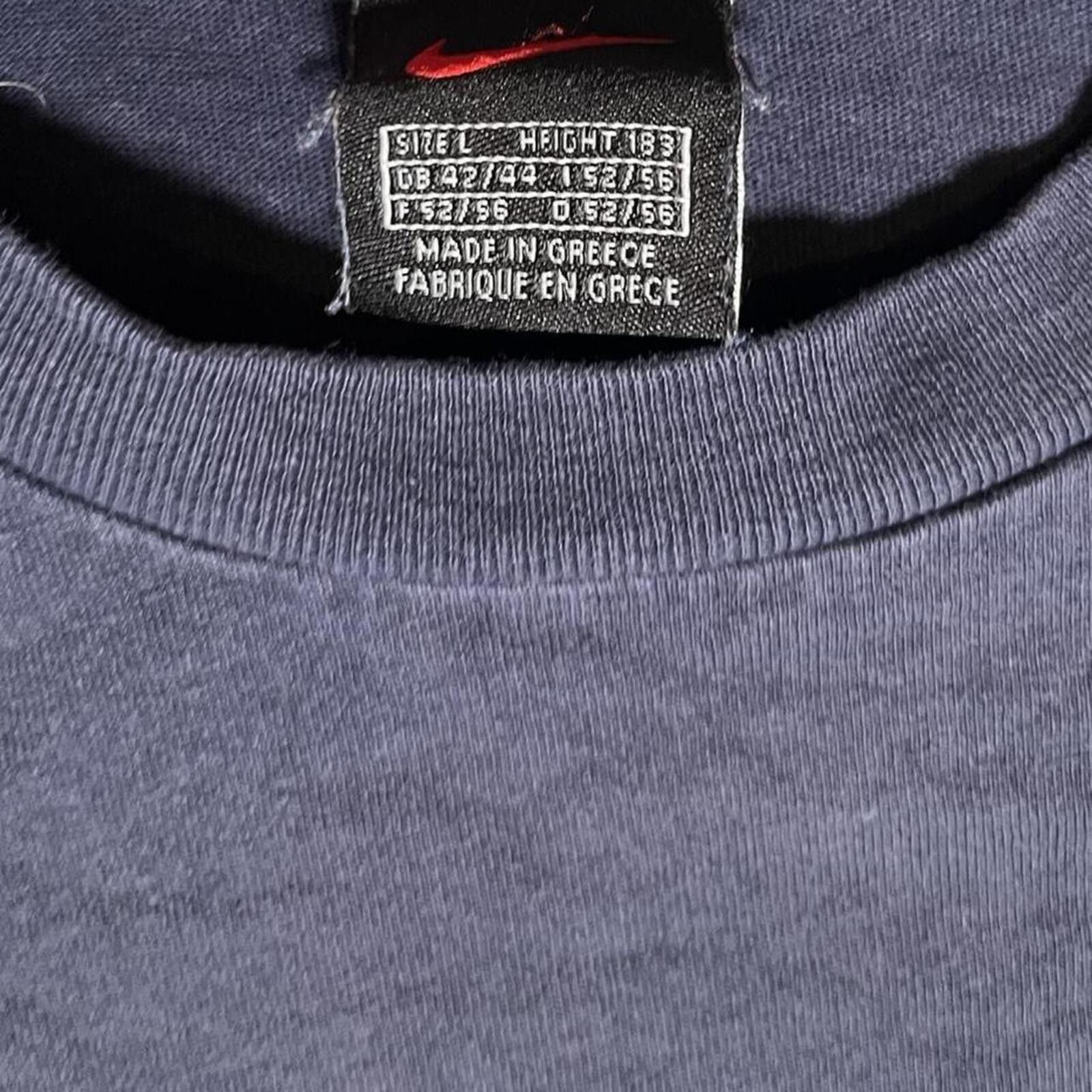 Nike Vintage 90s Nike Tag Embroidered Swoosh T-Shirt Navy Black Size US XL / EU 56 / 4 - 2 Thumbnail