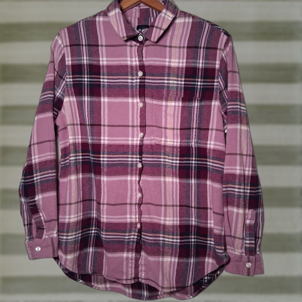Gap **Gap Women's Medium Purple Plaid Flannel Collared Button-Up Shirt** User: Gap Women's Medium Purple Plaid Collared Button-Up Flannel Shirt ** Size M / US 6-8 / IT 42-44 - 1 Thumbnail