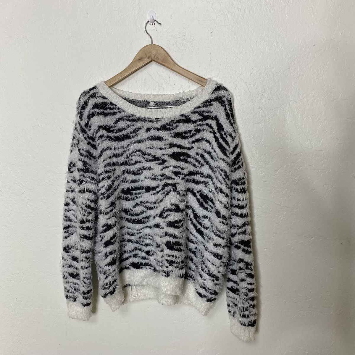 Other Black and white tiger striped sweater Size L / US 10 / IT 46 - 1 Thumbnail