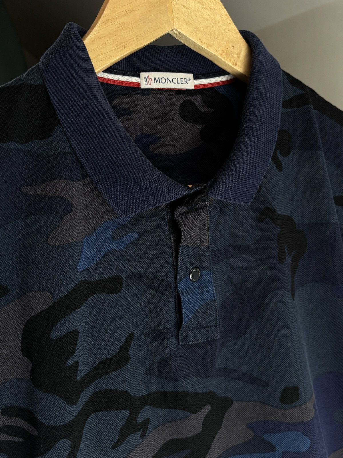 Moncler Moncler Camouflage Camo Maglia Corta Polo Shirt Vintage Size US S / EU 44-46 / 1 - 3 Thumbnail