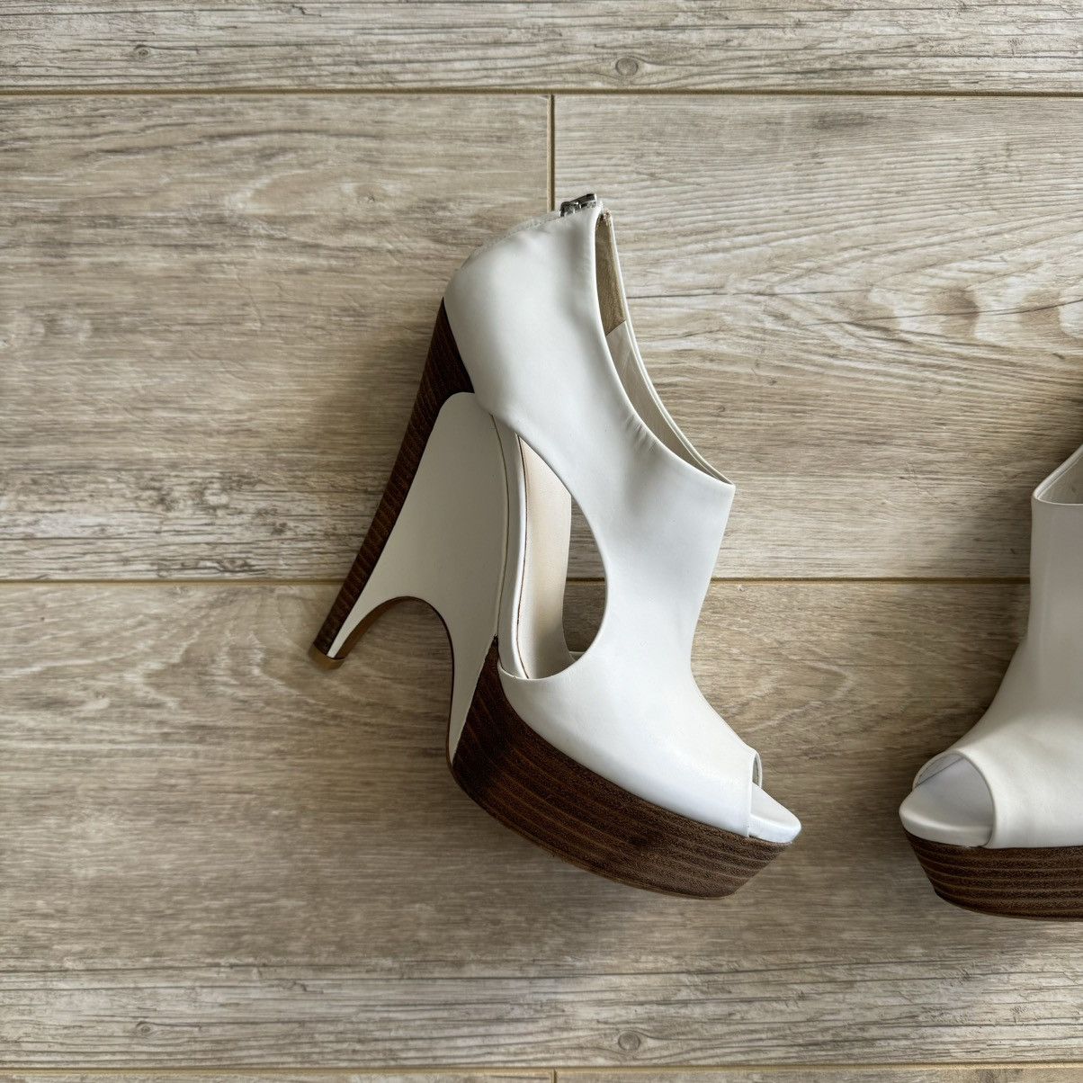 Gucci White Leather Cut Out Peep Toe Platform Booties