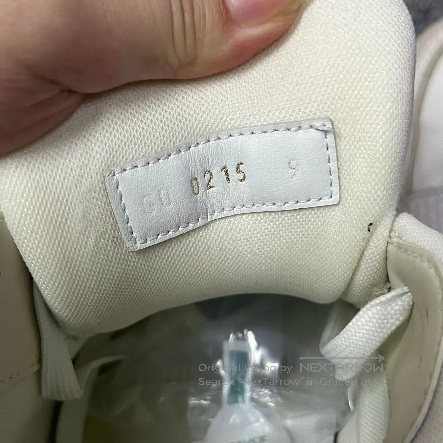 Louis Vuitton Louis Vuitton Leather round-head, laced, Velcro-equipped l Size US 9 / EU 42 - 3 Thumbnail
