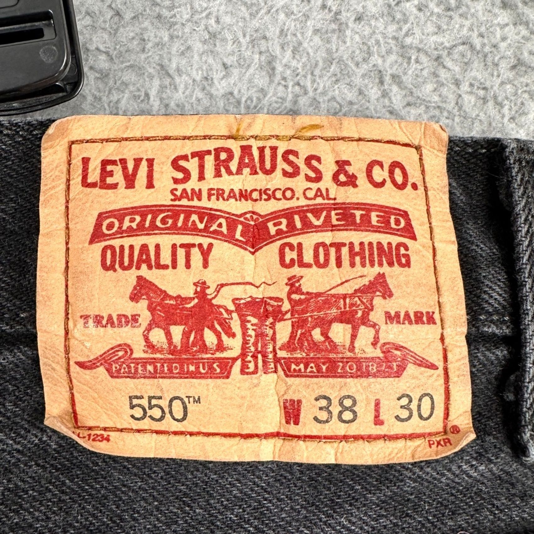 Levi's Levi's 550 Jeans Mens 38X30 Black Relaxed Fit Straight 5-Pocket Denim Cotton Zip Button N/A Size US 38 / EU 54 - 5 Thumbnail