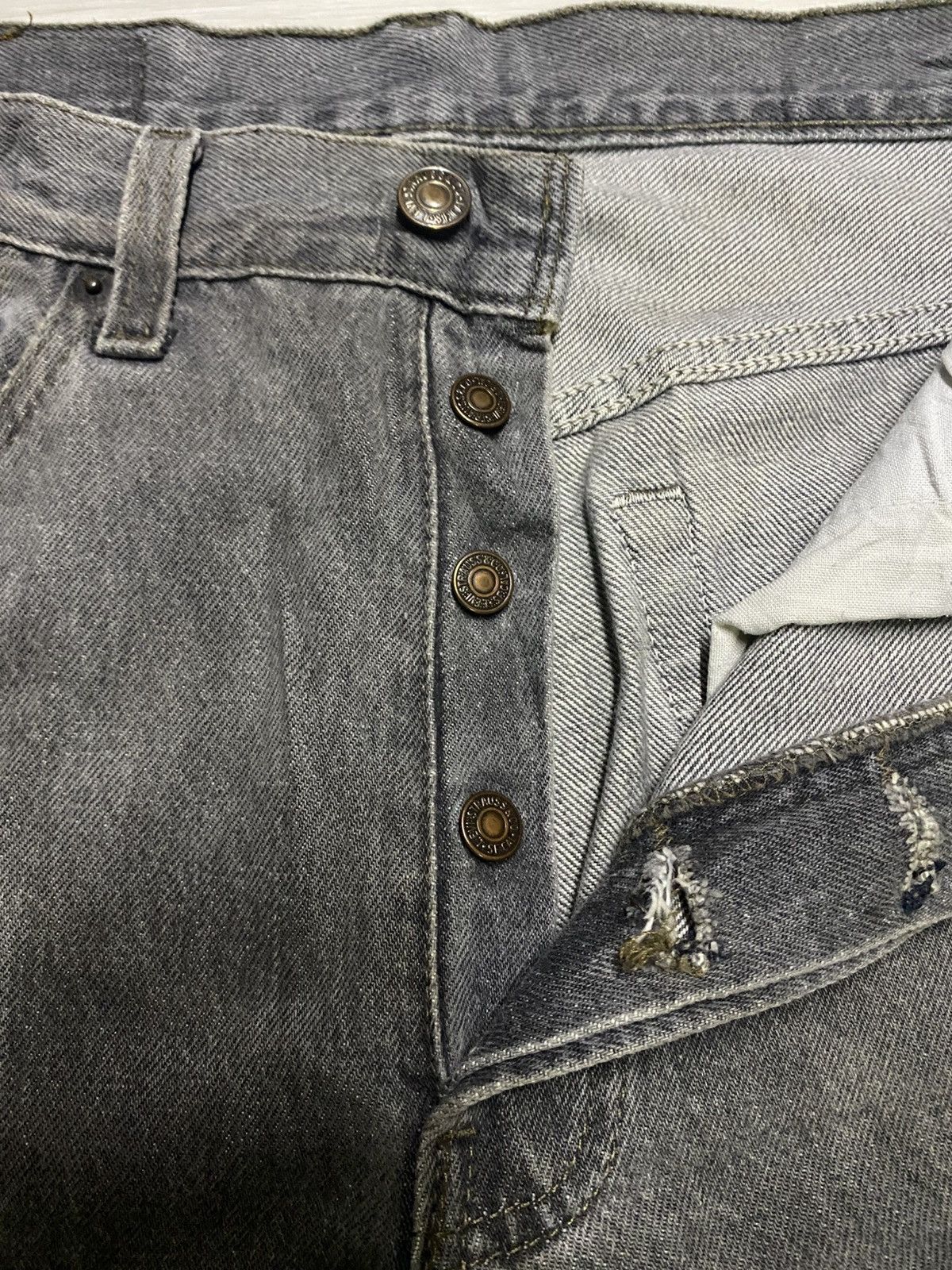 Levi's Vintage Levis 501 90s Grunge Distressed Jeans Size US 29 - 9 Thumbnail