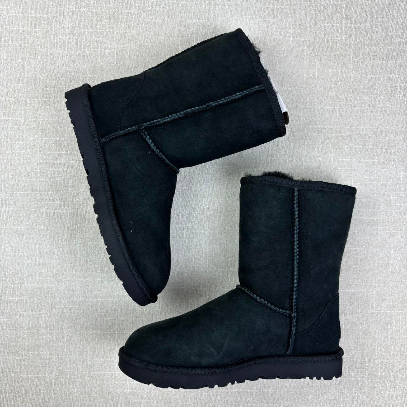 Ugg 🏴‍☠️ 2022 UGG Classic Short II Boot “Black” 5W Size US 9 / IT 39 - 4 Thumbnail