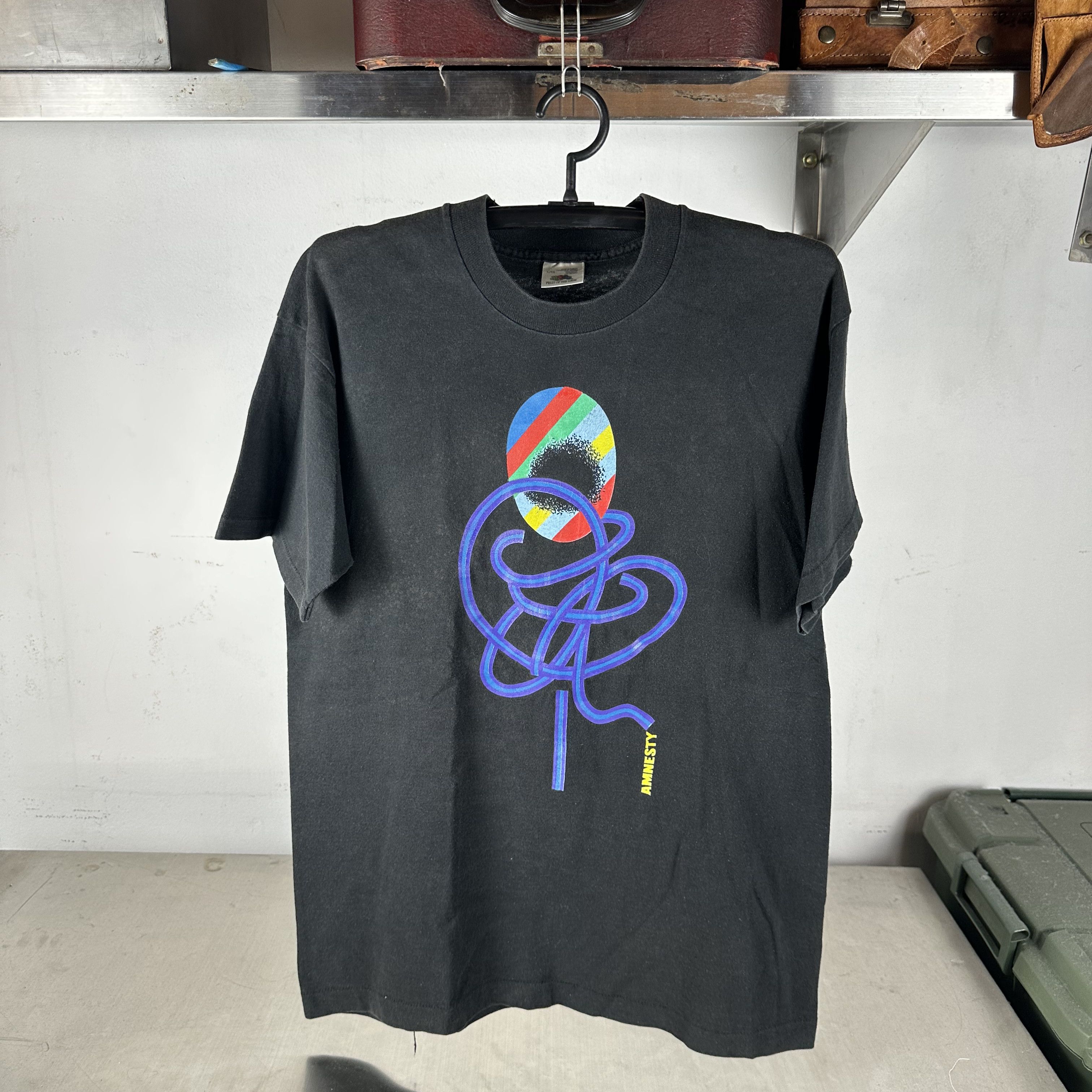 Vintage Vintage 90s Amnesty International Tanaka Ikko Art T-Shirt Size US L / EU 52-54 / 3 - 1 Thumbnail