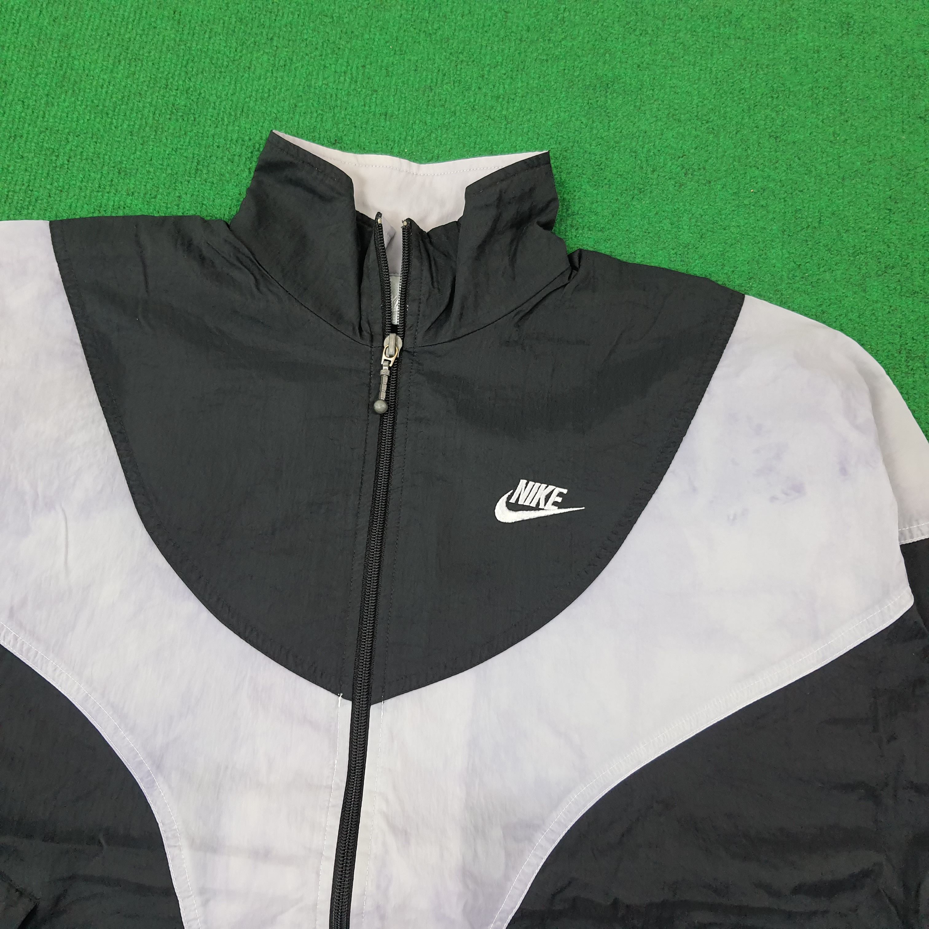 Nike × Vintage Vintage Nike Sports Outdoor Jacket C232N5 Size US XL / EU 56 / 4 - 2 Thumbnail