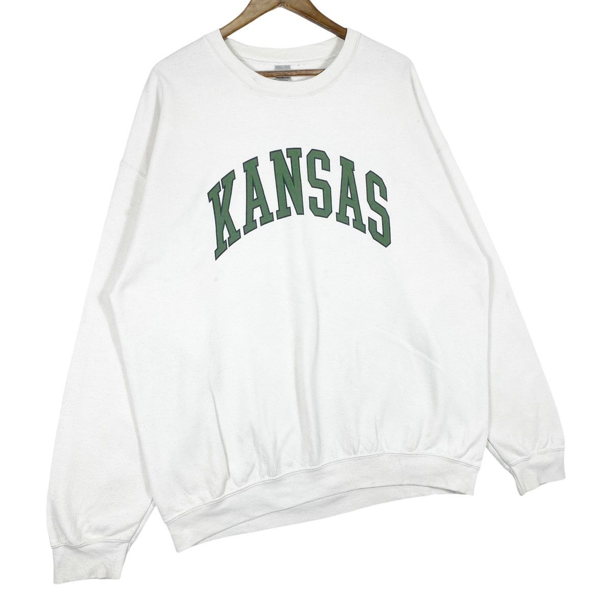 Gildan × Vintage Vintage GILDAN Kansas Crewneck Sweatshirt White Printed Logo Size US XL / EU 56 / 4 - 3 Thumbnail
