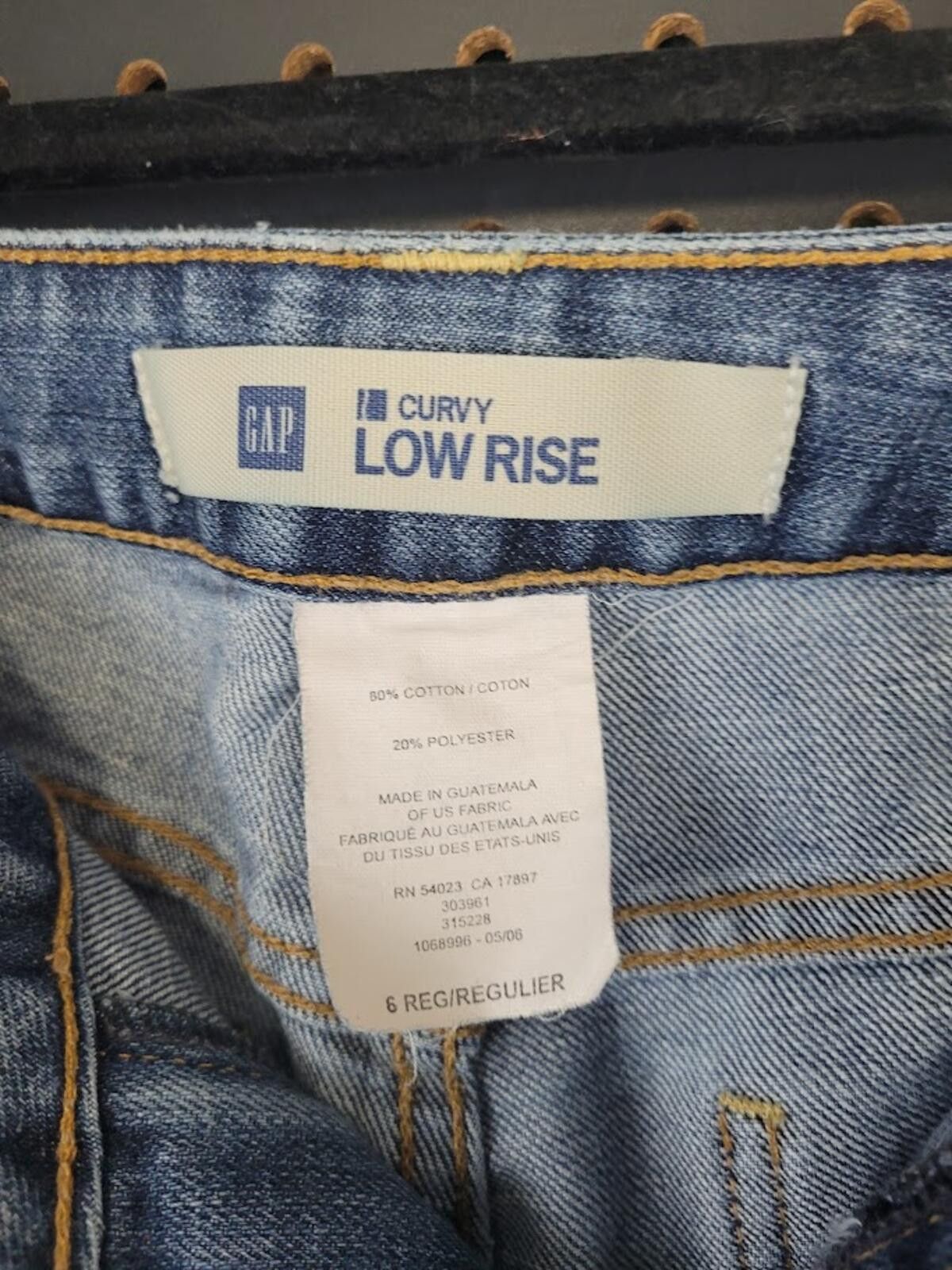 Gap GAP Curvy Low Rise Light Wash Denim Jeans Size 6 Size 28" / US 6 / IT 42 - 2 Thumbnail