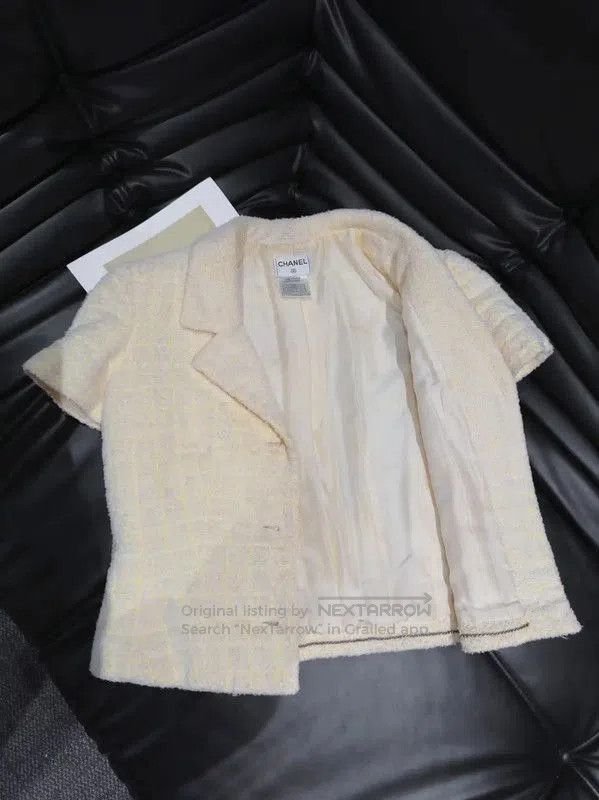 Chanel Chanel Cream Wool Boucle Sweater . Size M / US 6-8 / IT 42-44 - 3 Thumbnail