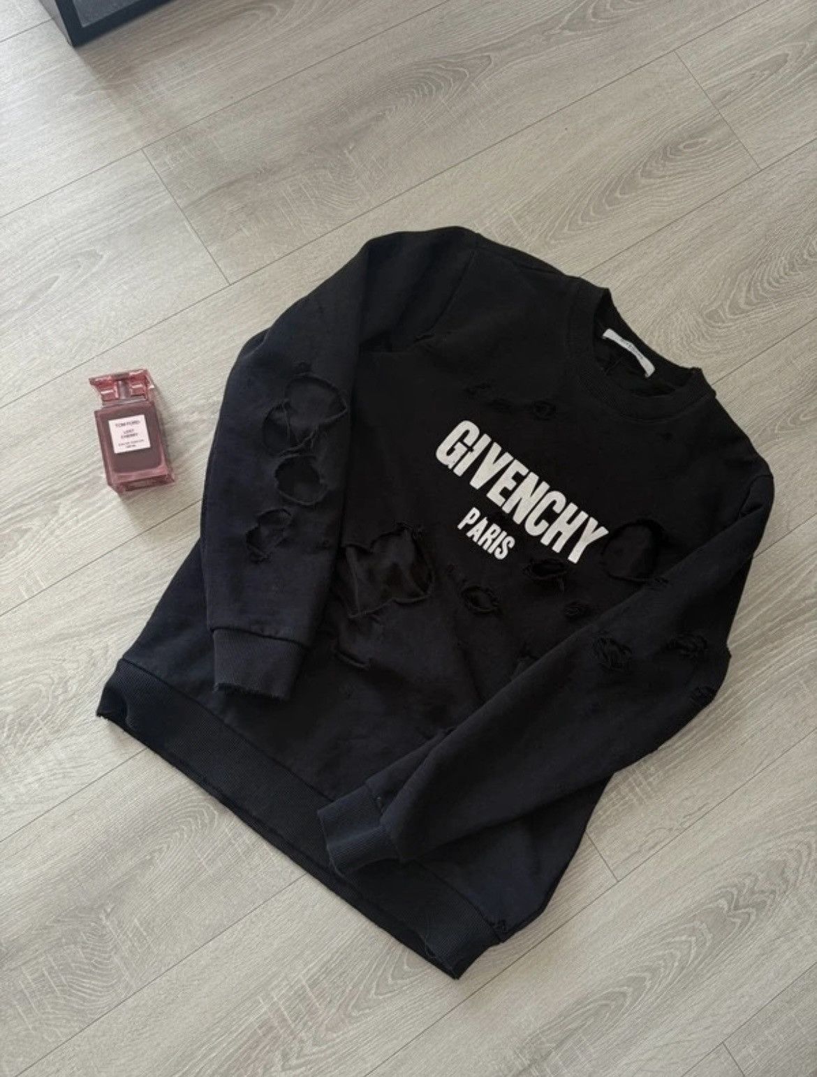 Givenchy Givenchy distressed sweatshirt Size M / US 6-8 / IT 42-44 - 1 Thumbnail