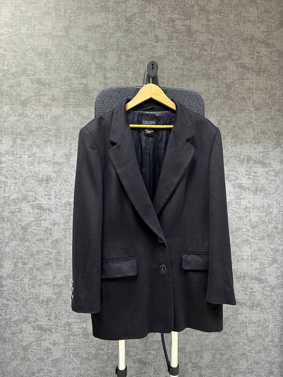 Escada × Vintage Vintage Escada Black Wool Blazer Size 38R - 6 Thumbnail