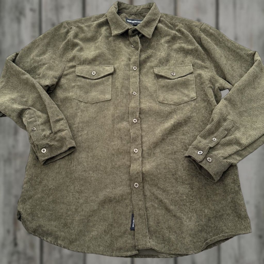 Layer 8 Molokai Surf Co. Corduroy Shirt XL Green Long Sleeve Button-Up Casual Men’s Pocketed Corduroy Shirt Size US XL / EU 56 / 4 - 1 Thumbnail