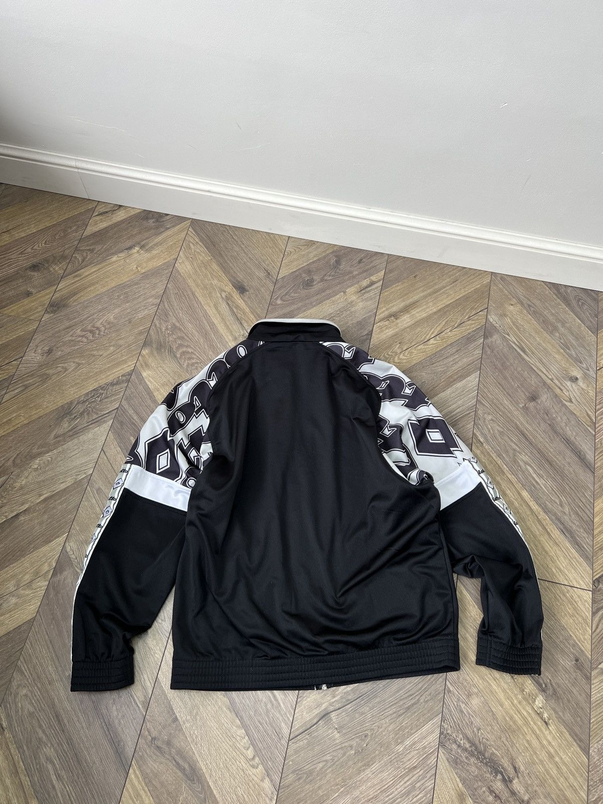 Lotto Sport Vintage Lotto Track Jacket black white big logo sport 90s Size US L / EU 52-54 / 3 - 13 Thumbnail