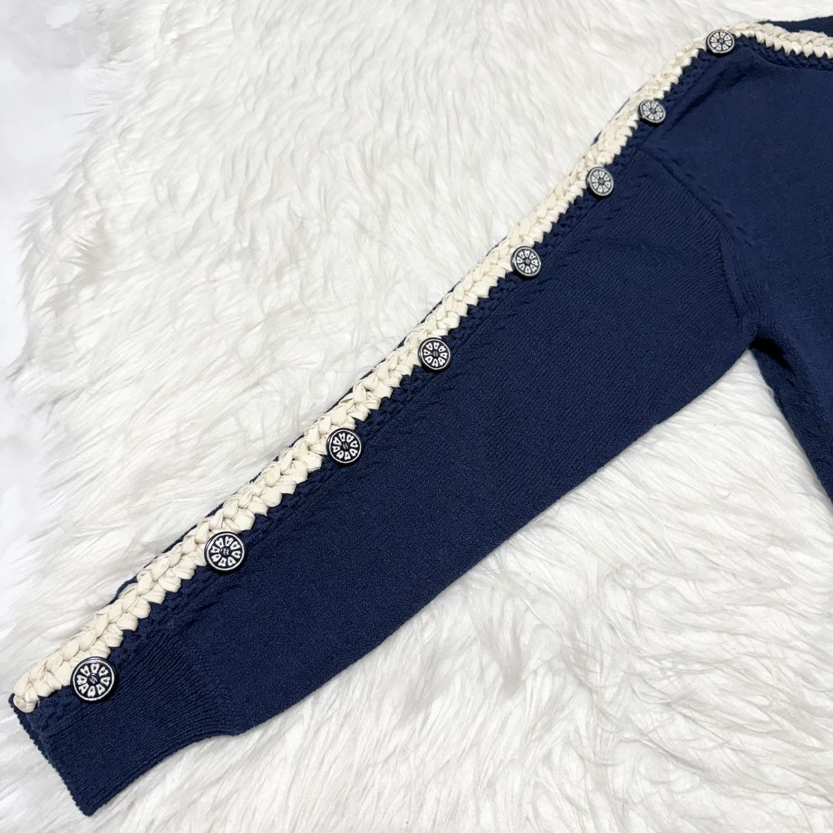 Chanel Authentic Chanel COCO button long sleeve knit sweater 38 Size XS / US 0-2 / IT 36-38 - 9 Thumbnail