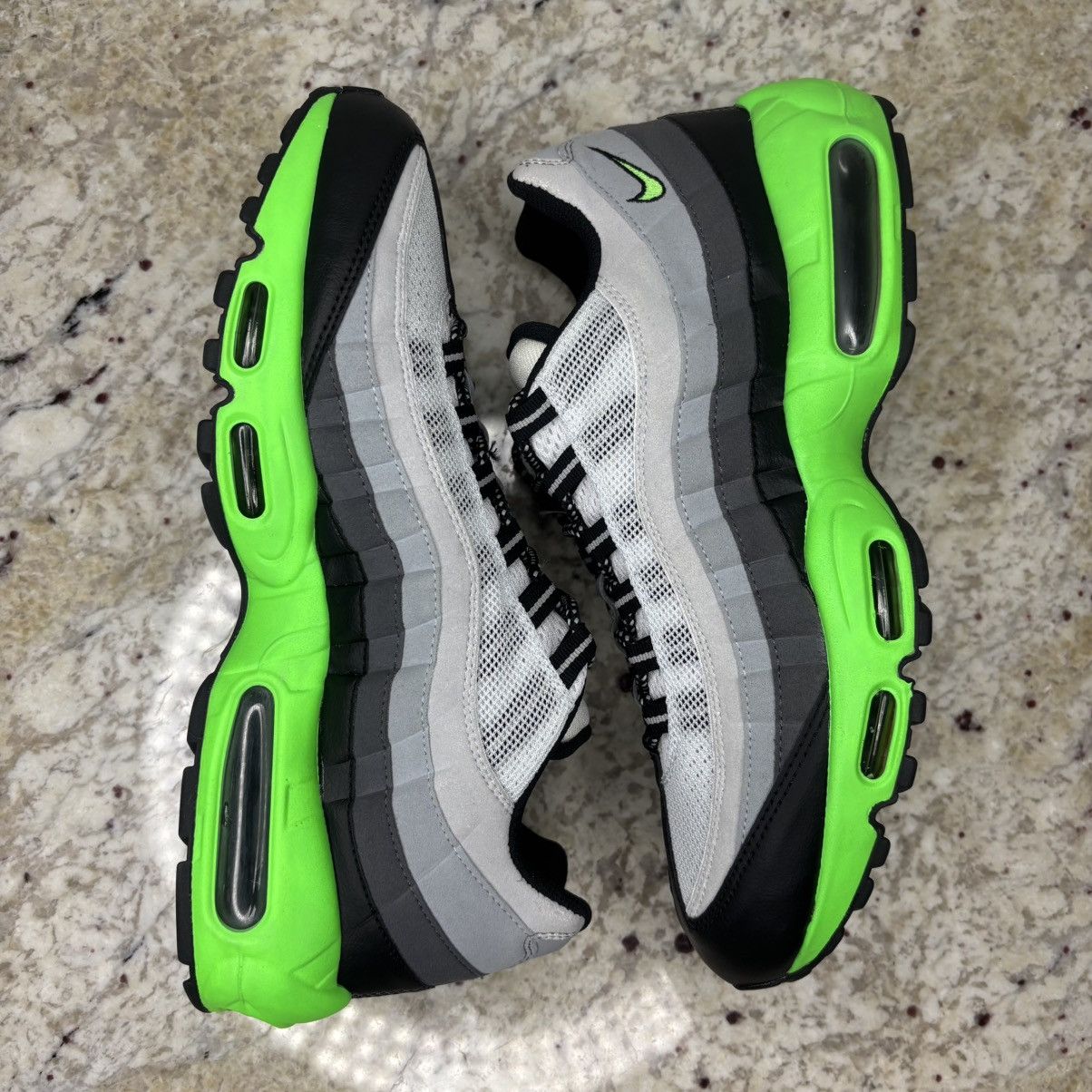 Nike Size 10.5 - Nike Air Max 95 Volt Black 2014 Clean With Box Size US 10.5 / EU 43-44 - 13 Thumbnail