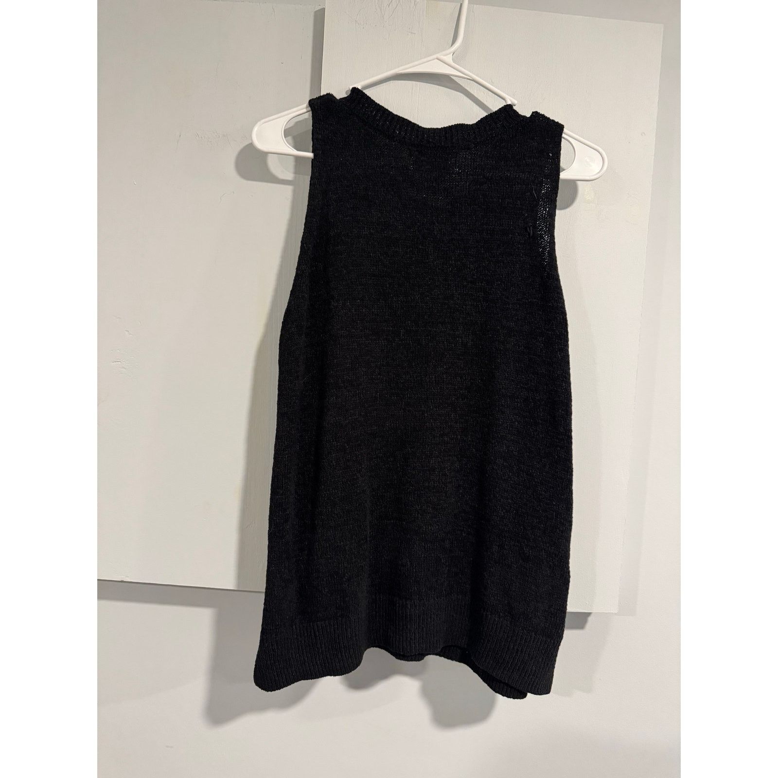 Old Navy Old Navy Lightweight Knit Sleeveless Sweater Tank Size L Size L / US 10 / IT 46 - 4 Thumbnail