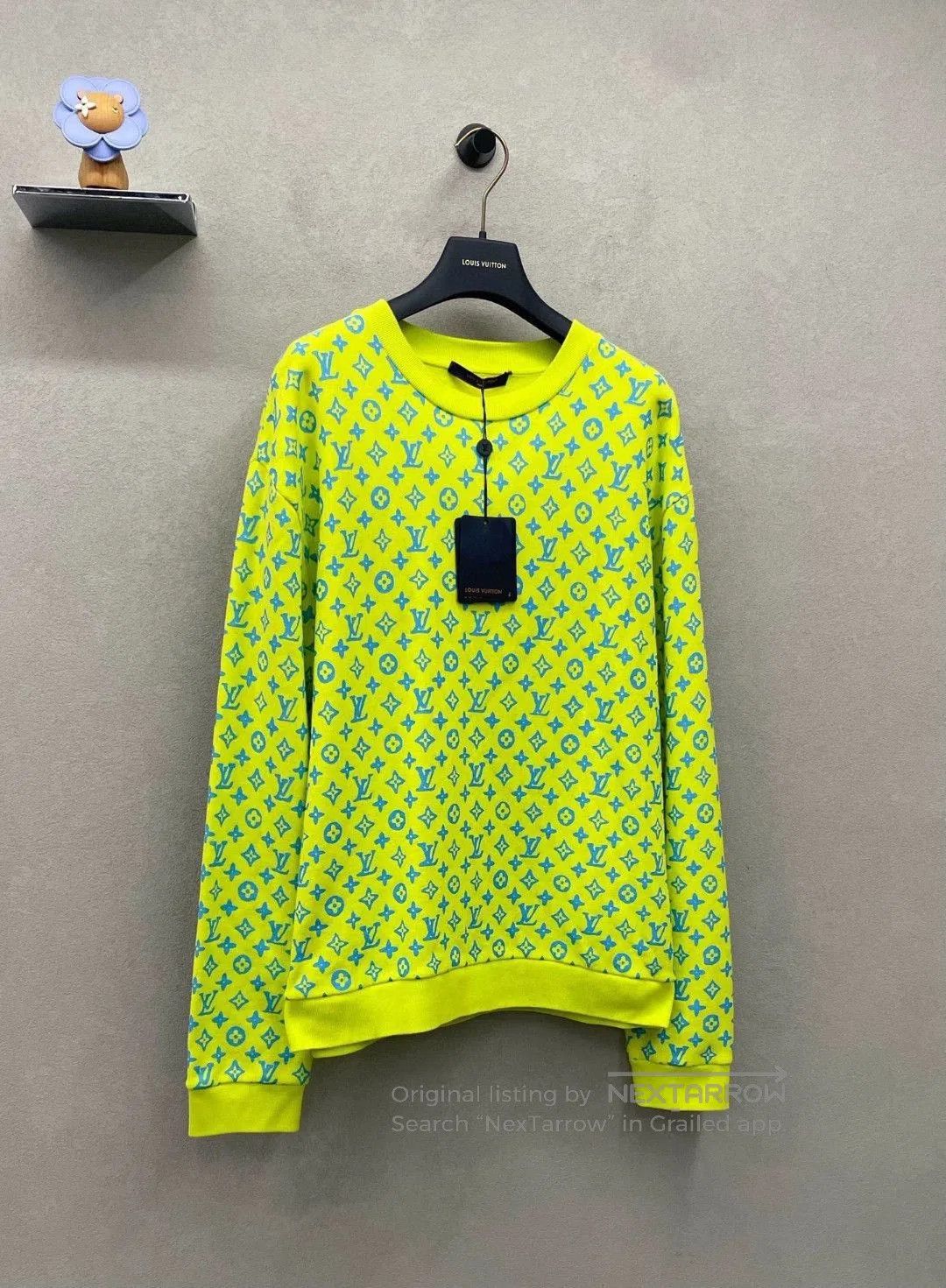 Louis Vuitton LV Fluorescent Green Logo Sweatshirt Unisex. Size US L / EU 52-54 / 3 - 3 Thumbnail