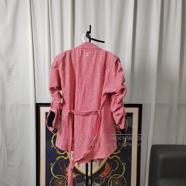 Chanel Chanel 19C pink check shirt Size XS / US 0-2 / IT 36-38 - 2 Thumbnail