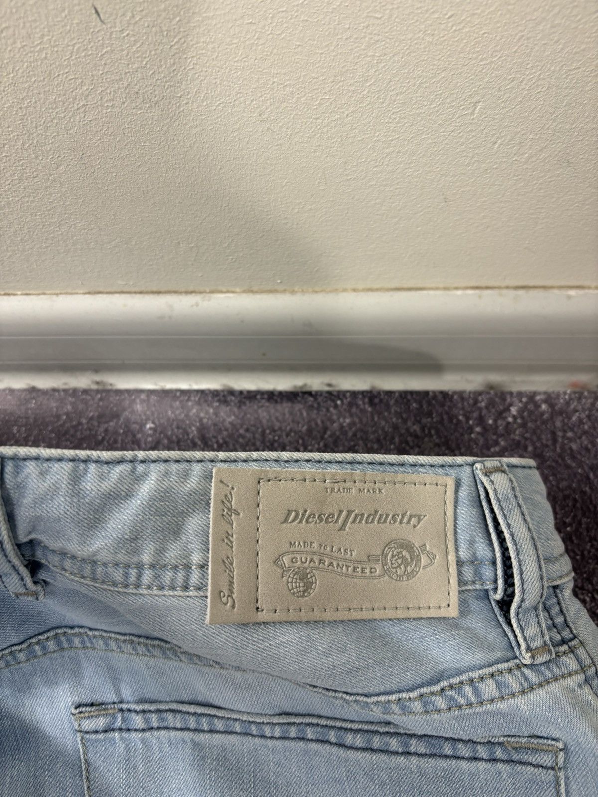 Diesel Diesel Waykee Regular Straight NWT Light Blue Denim Jeans Size US 31 - 22 Thumbnail