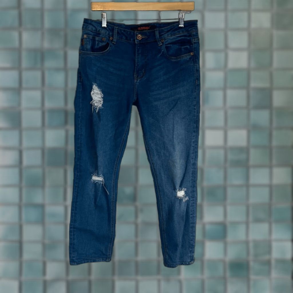 **Dr. Denim Men's Destroyed Distressed Skinny Fit Jeans Size 34** User: Dr. Denim Men's Destroyed Distressed Skinny Fit Blue Jeans Size 34