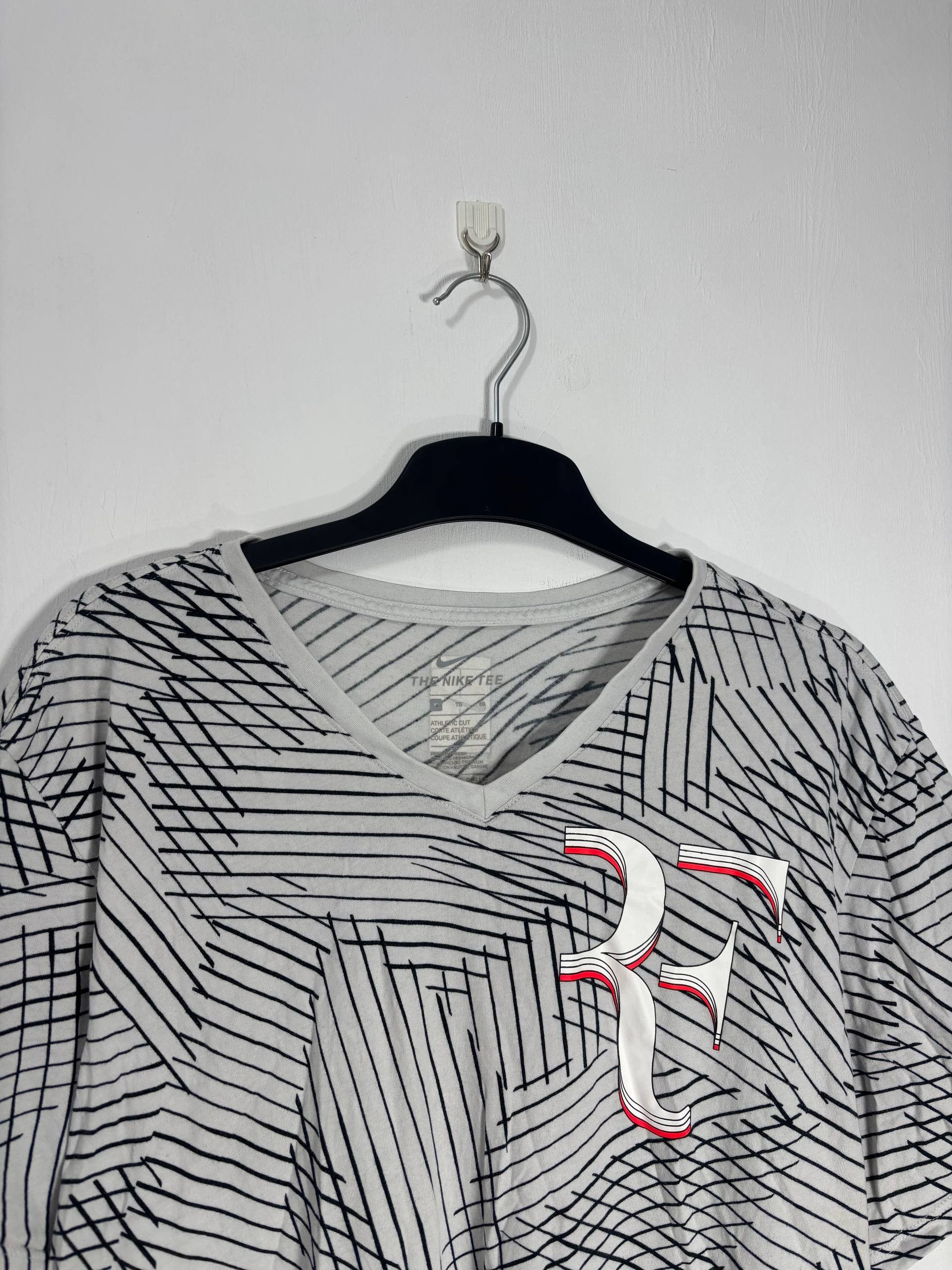 Nike Nike RF Roger Federer Tennis V-Neck T-Shirt XL AOP 831466 Size US XL / EU 56 / 4 - 2 Thumbnail