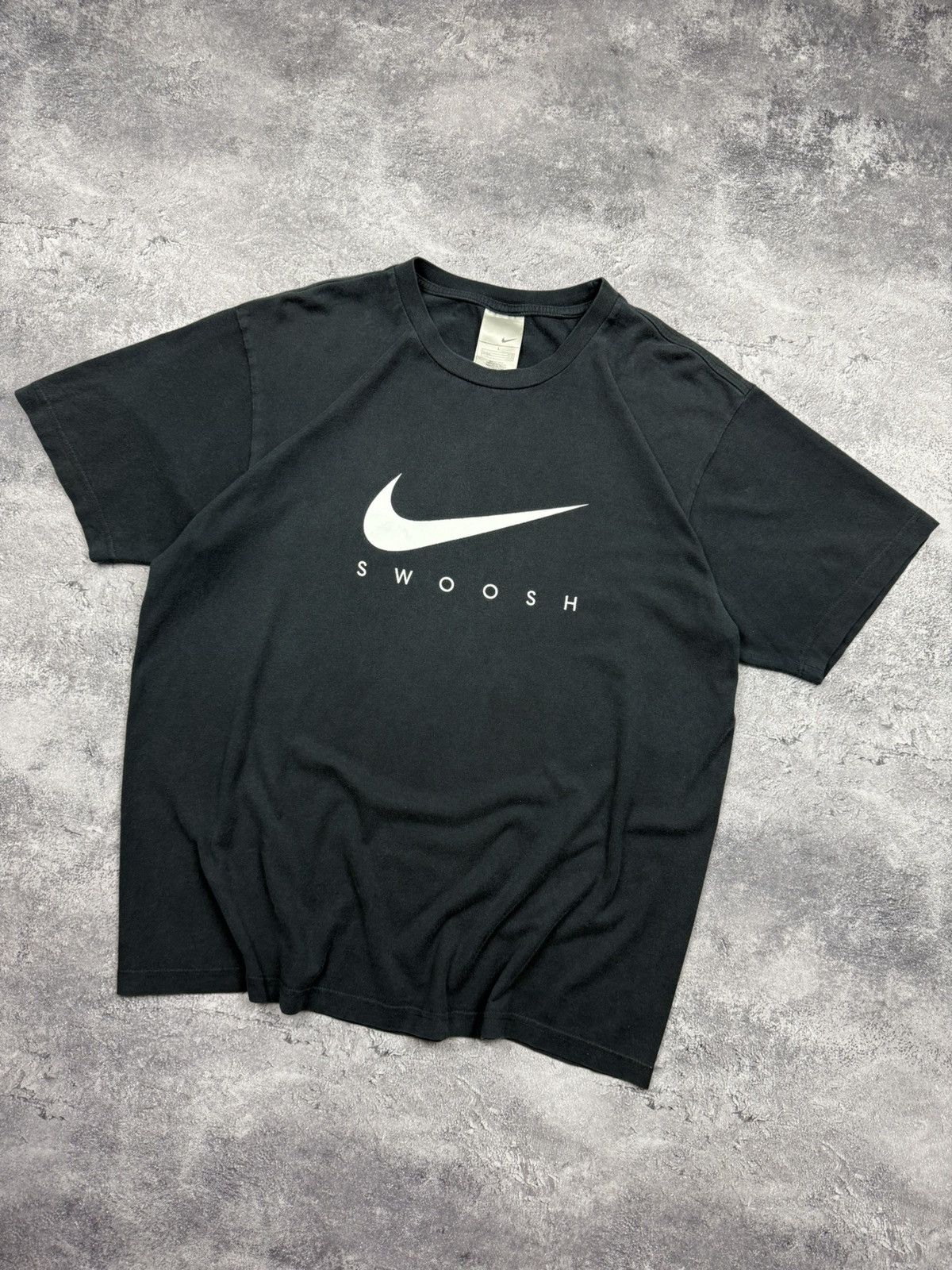 Nike Vintage 90s Nike Swoosh T-Shirt Big Logo Rare Retro Tee Y2K Size US L / EU 52-54 / 3 - 2 Thumbnail