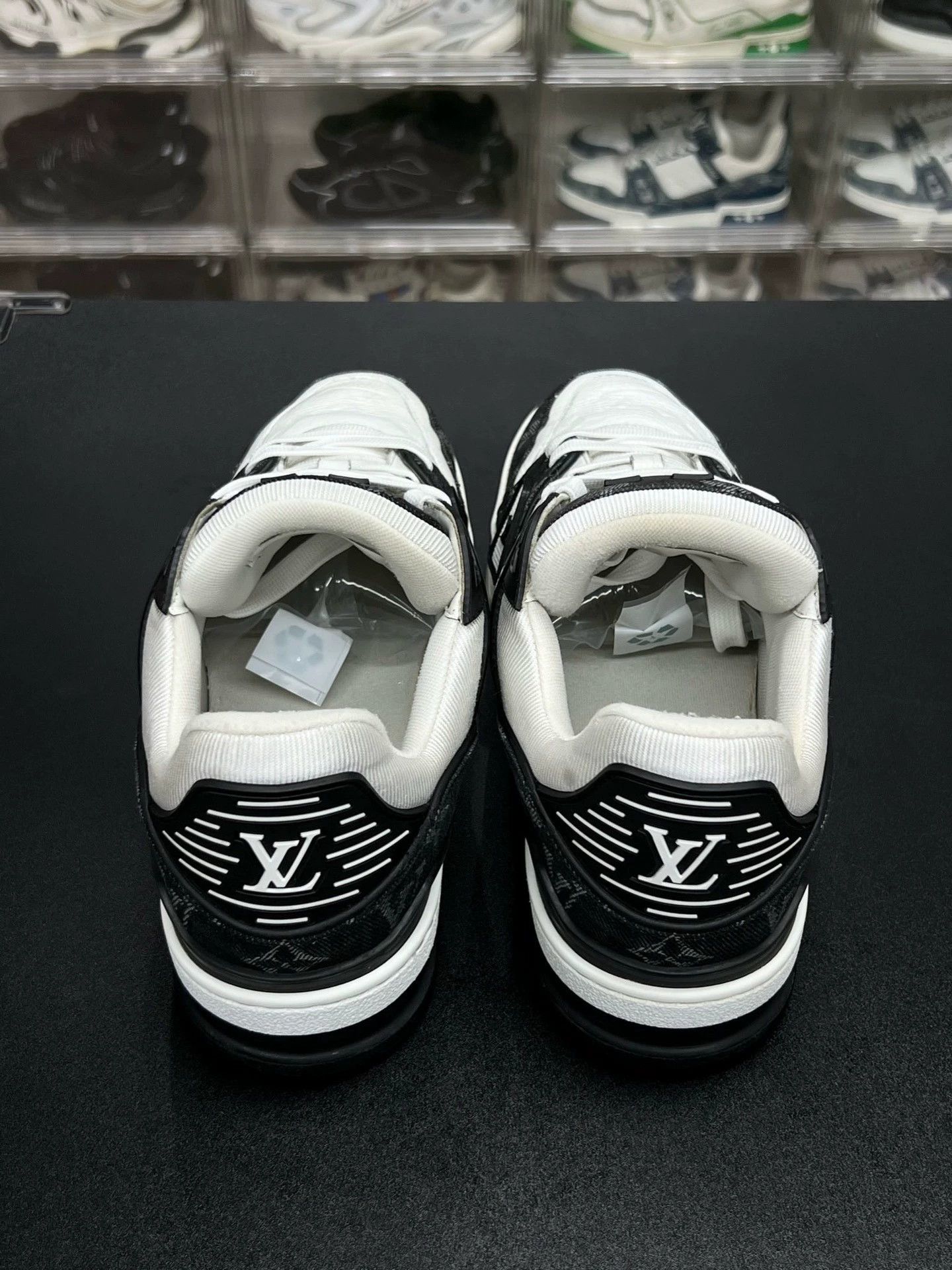 Louis Vuitton lv trainer black and white sneakers uk7.5 Size US 7.5 / EU 40-41 - 6 Thumbnail