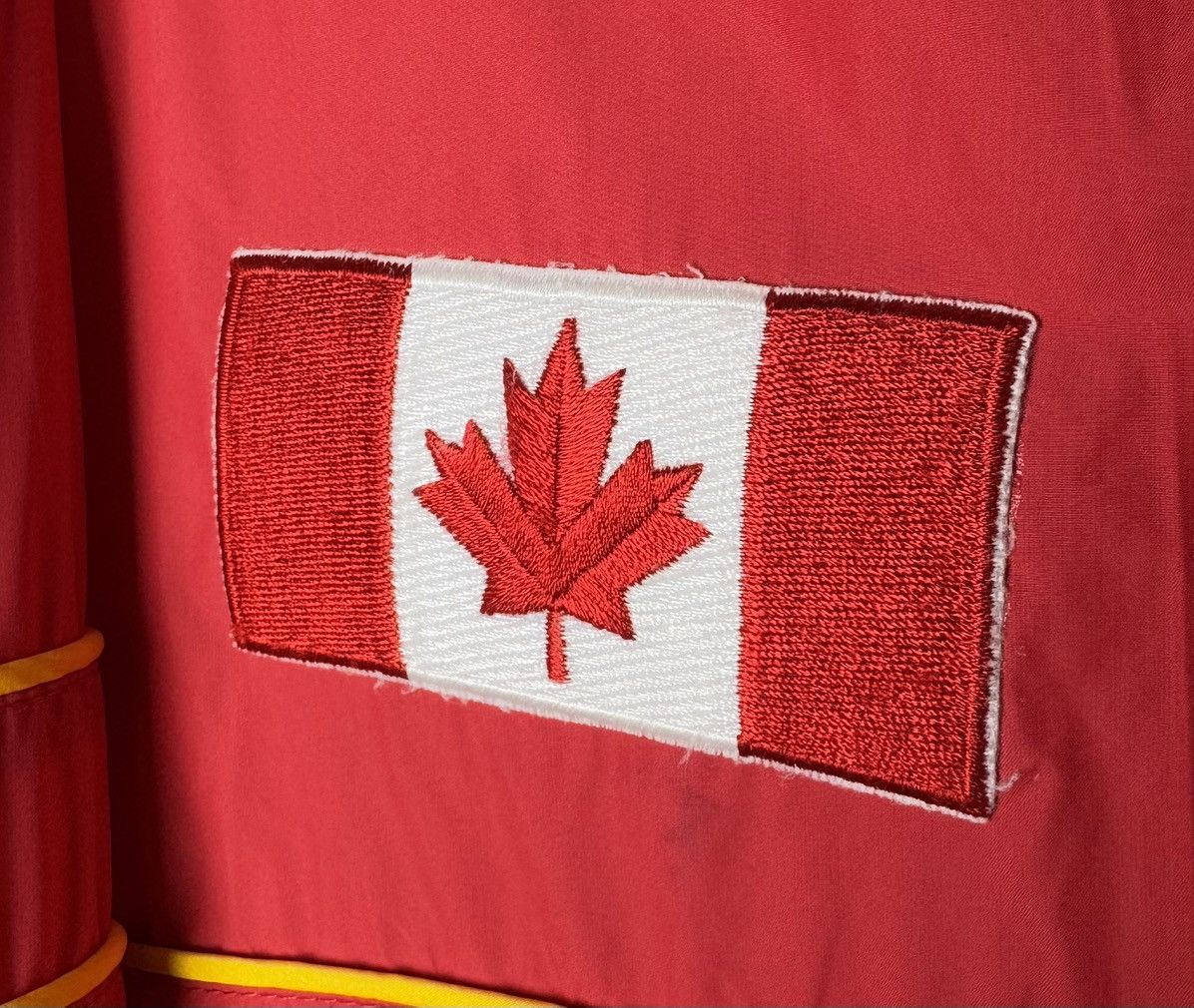 Starter Calgary Flames NHL Nylon Zip Jacket Starter size XL Size US XL / EU 56 / 4 - 5 Thumbnail